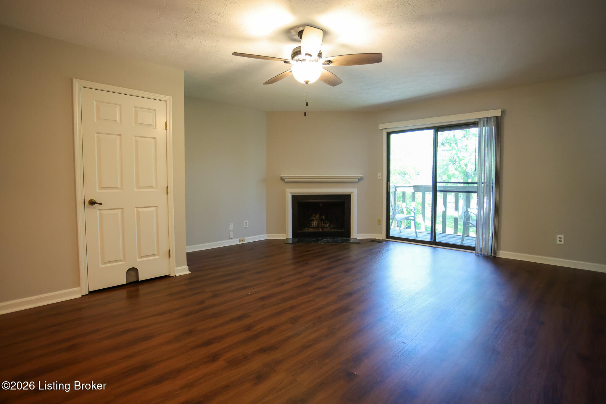 6481 Marina Dr Property Photo 10