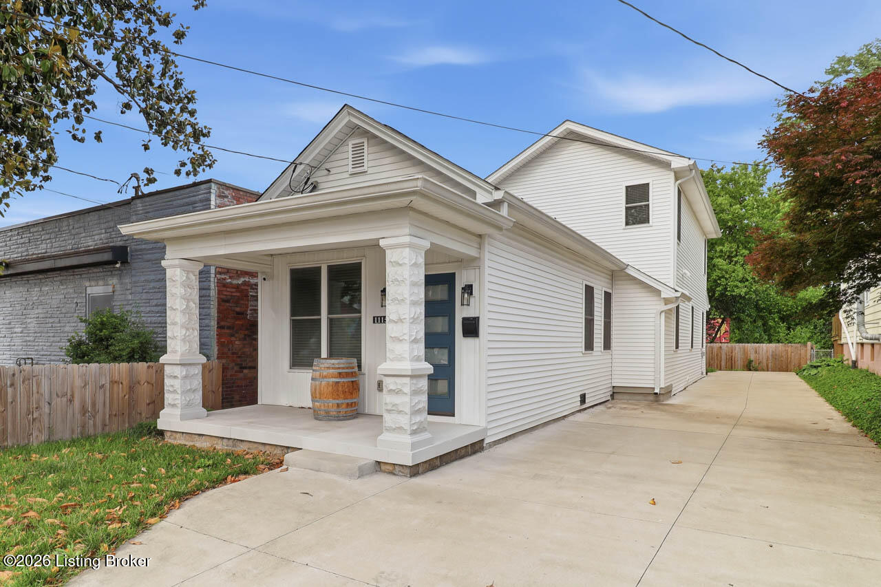 1115 Schiller Ave Property Photo 2