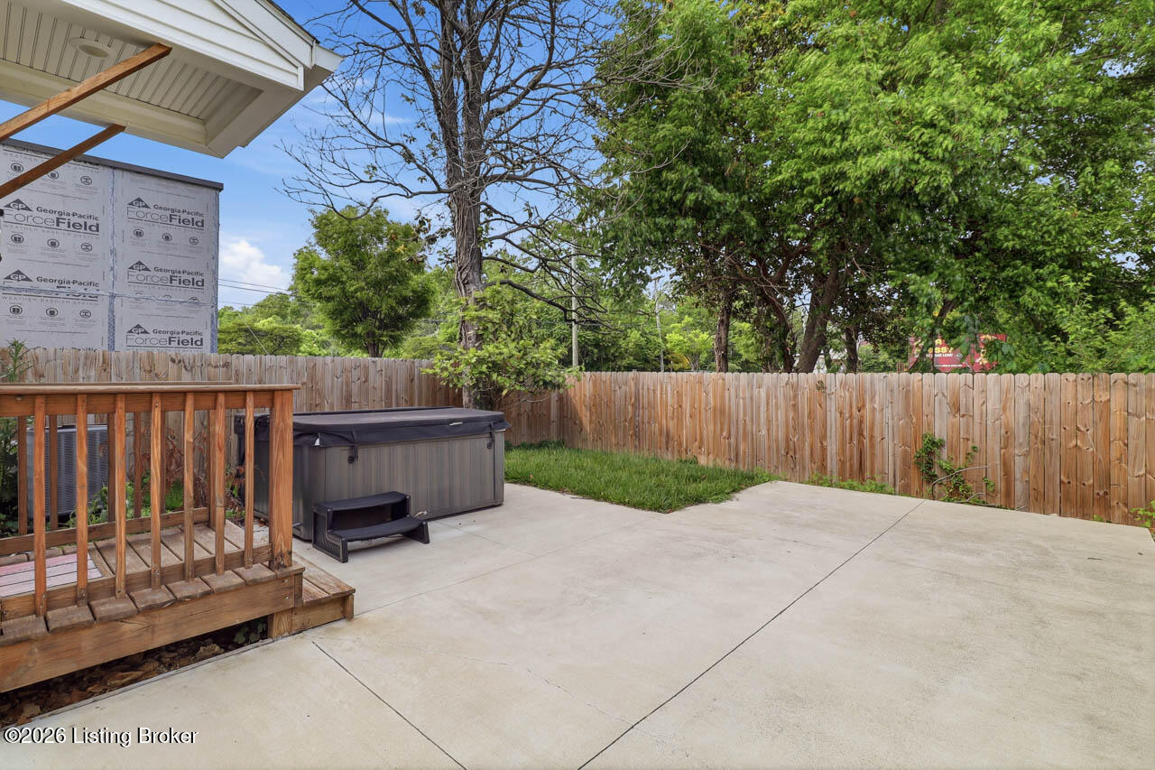 1115 Schiller Ave Property Photo 36