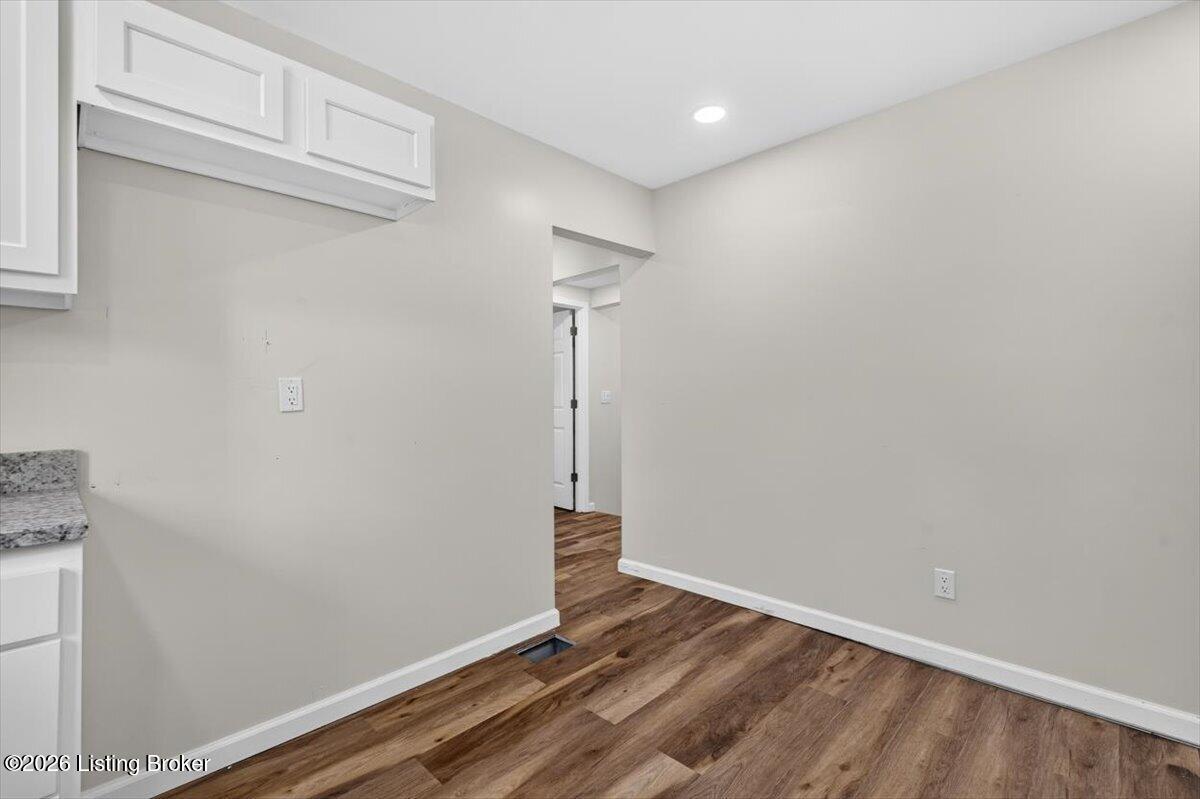 928 Camden Ave Property Photo 11