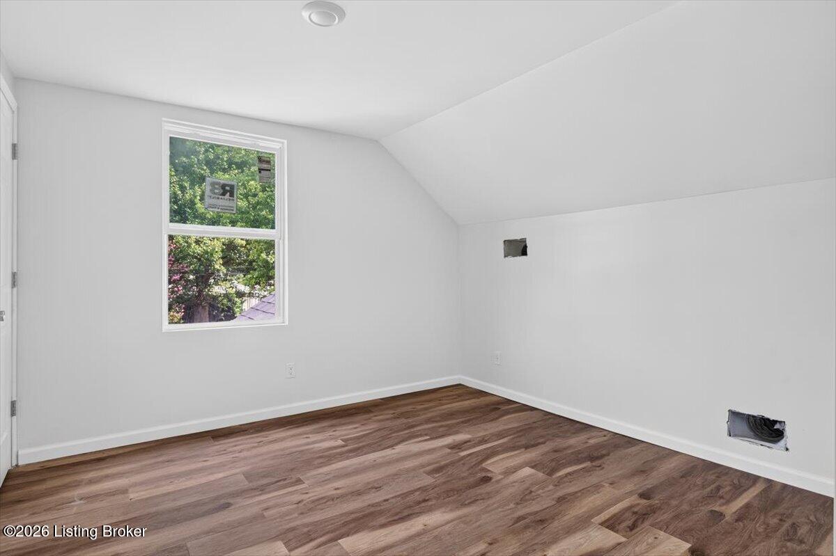 928 Camden Ave Property Photo 21