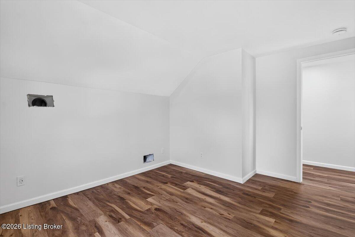 928 Camden Ave Property Photo 24