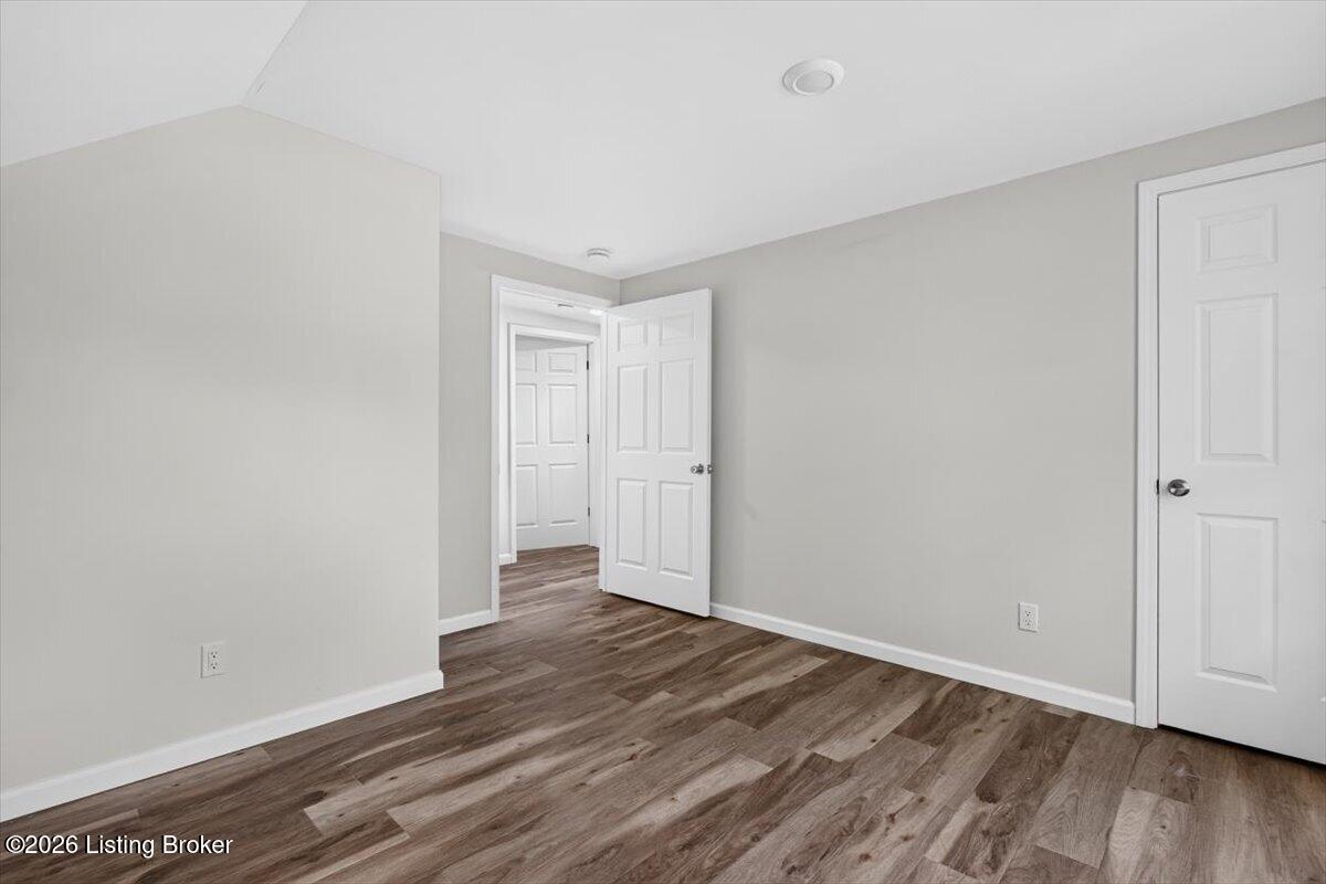 928 Camden Ave Property Photo 25