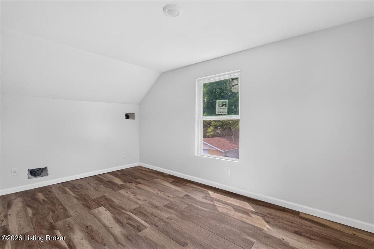 928 Camden Ave Property Photo 26
