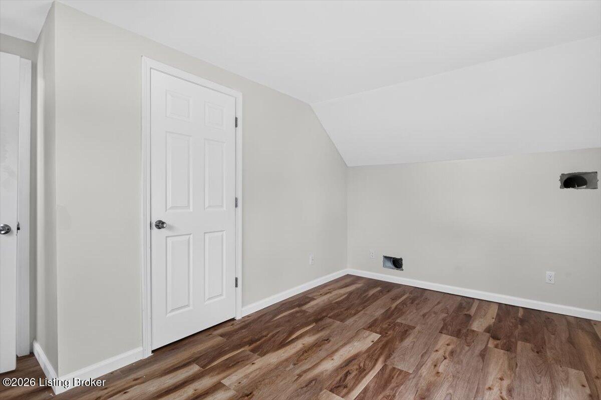 928 Camden Ave Property Photo 27