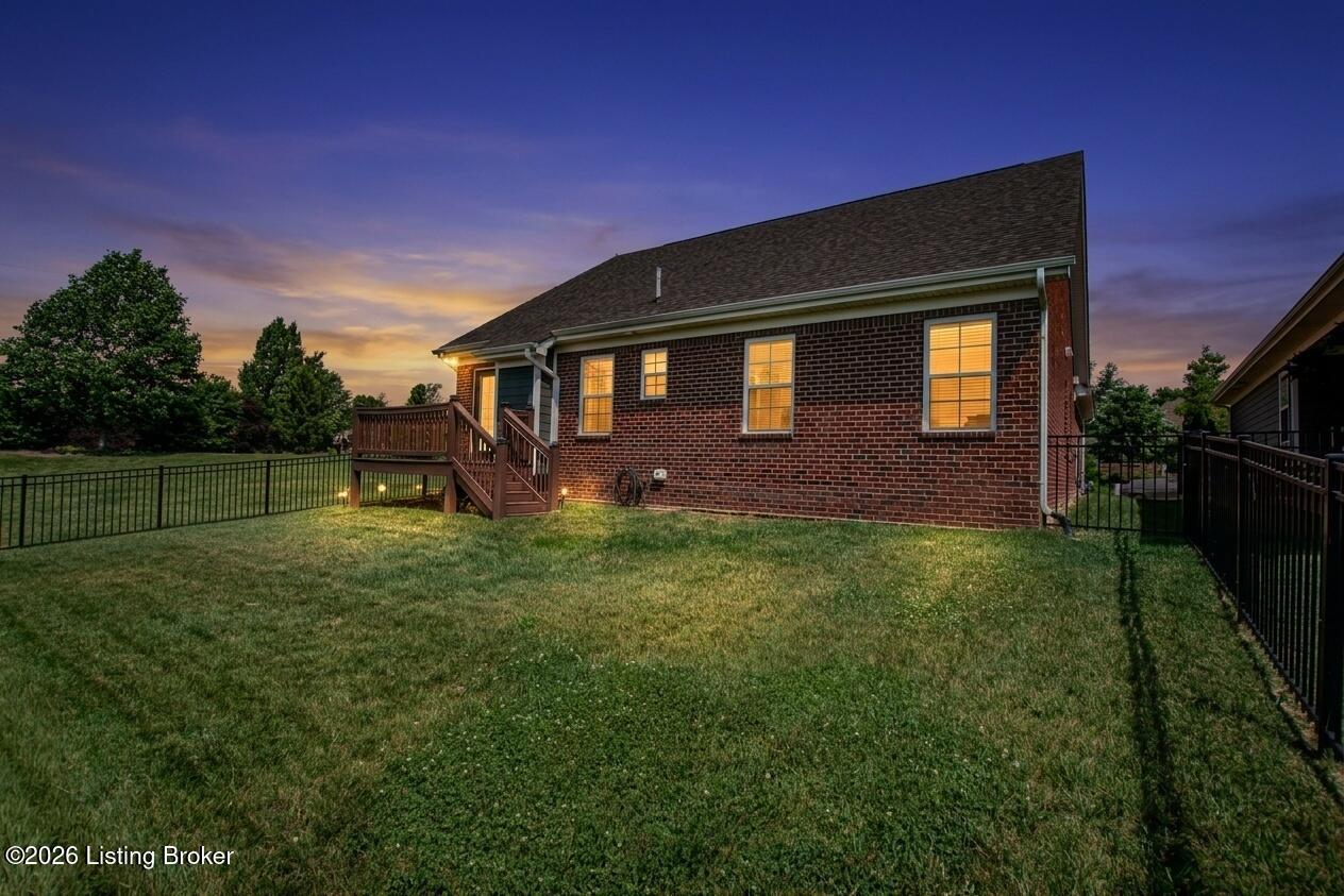10104 Cedar Garden Dr Property Photo 8