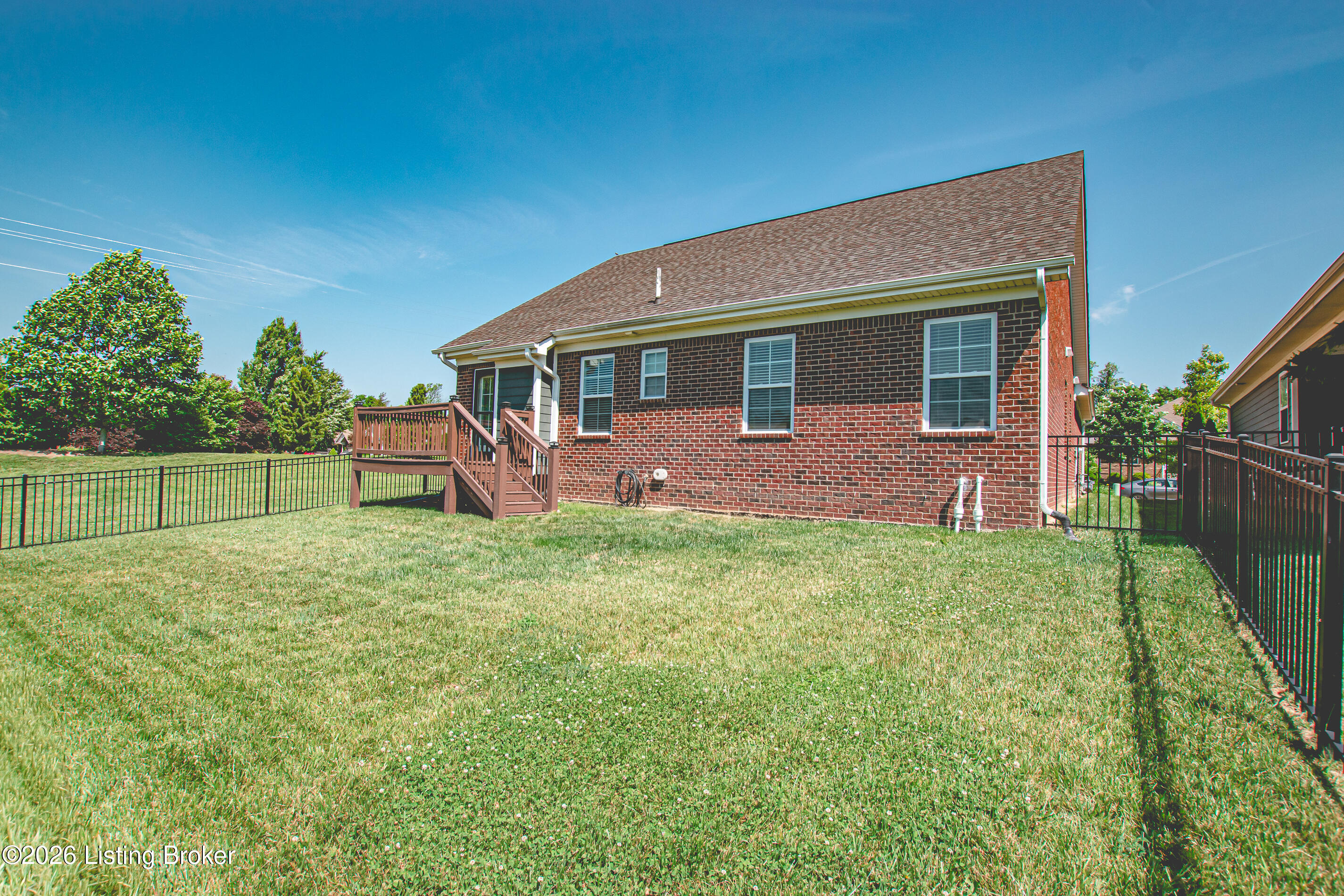 10104 Cedar Garden Dr Property Photo 15
