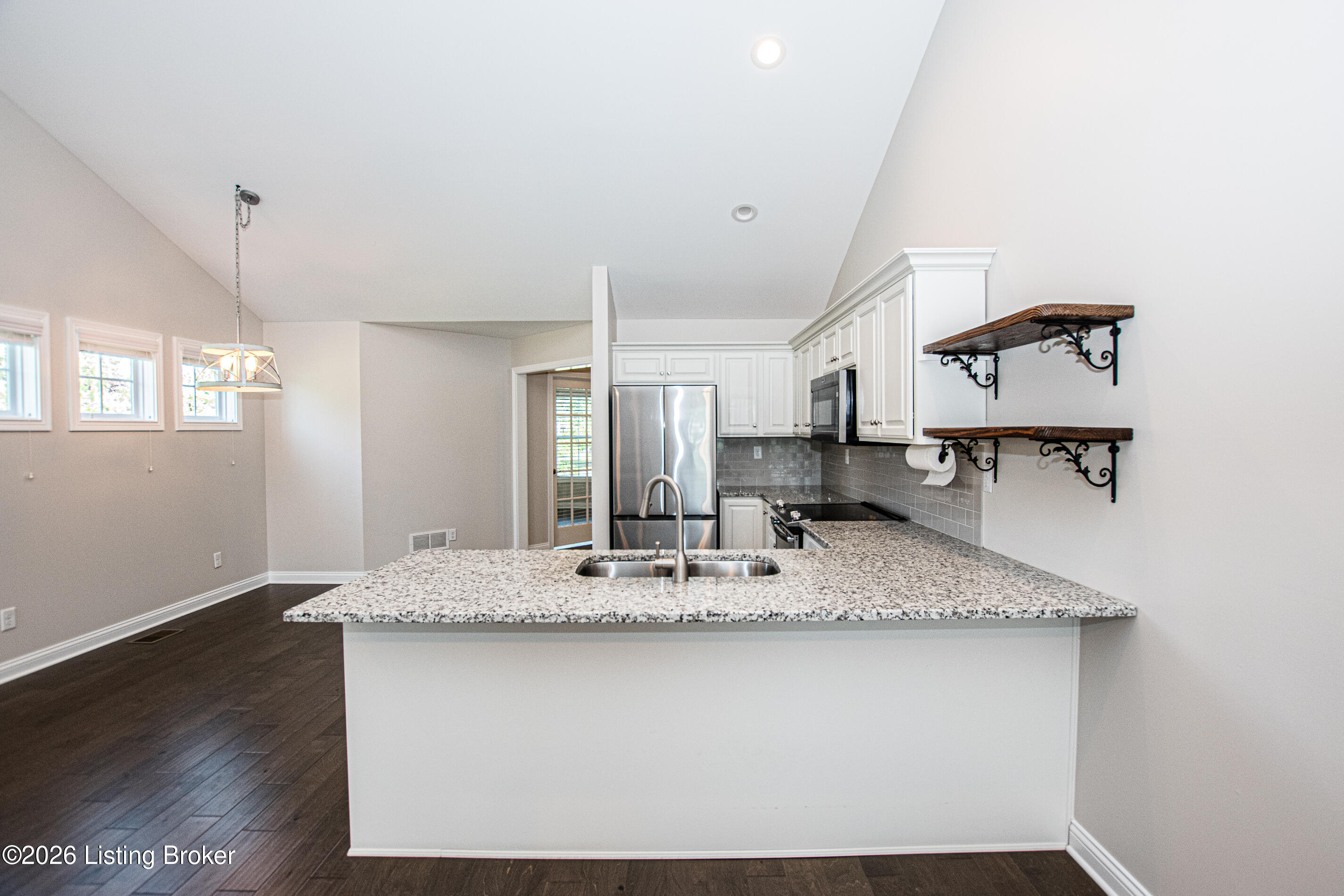 10104 Cedar Garden Dr Property Photo 26