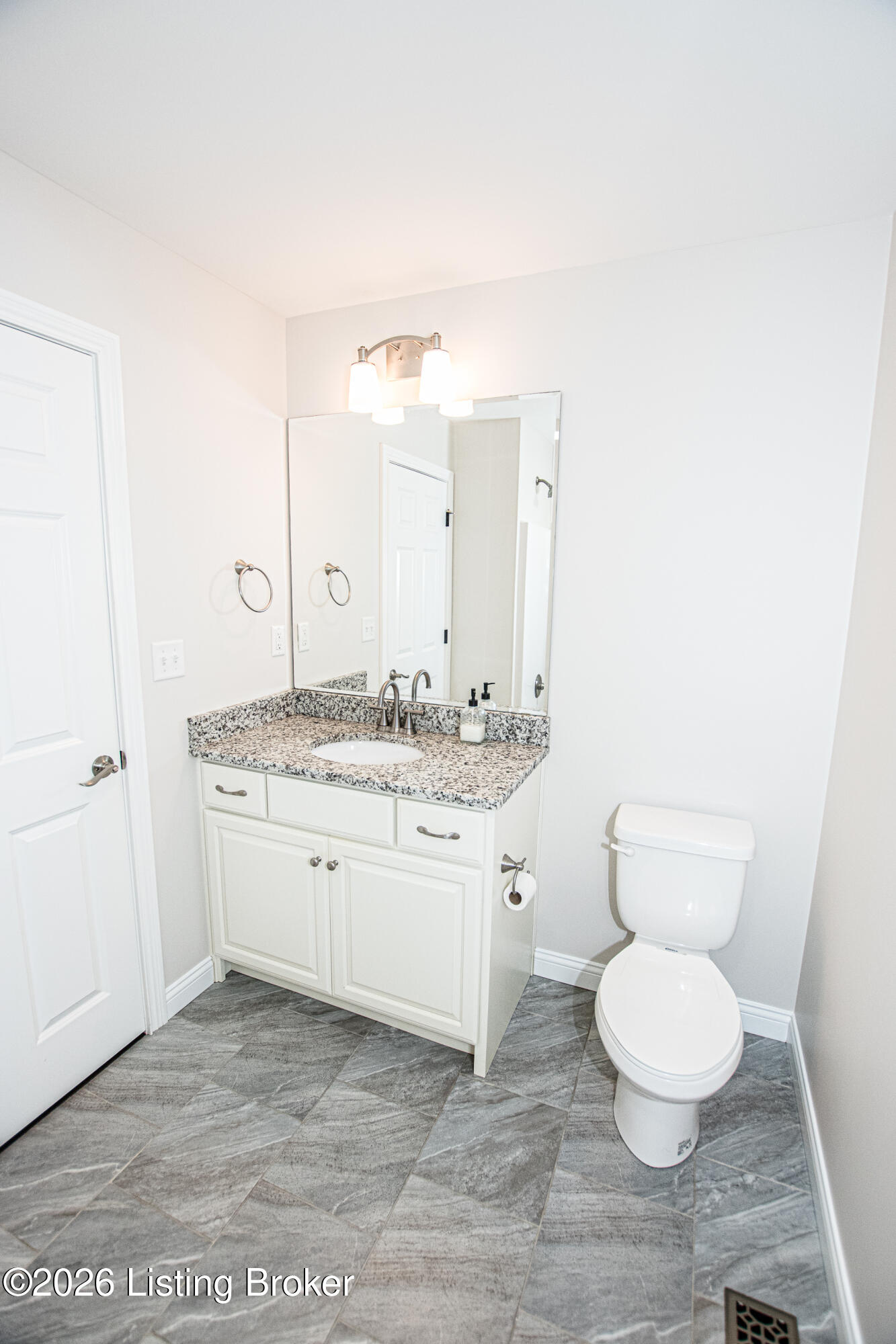 10104 Cedar Garden Dr Property Photo 32