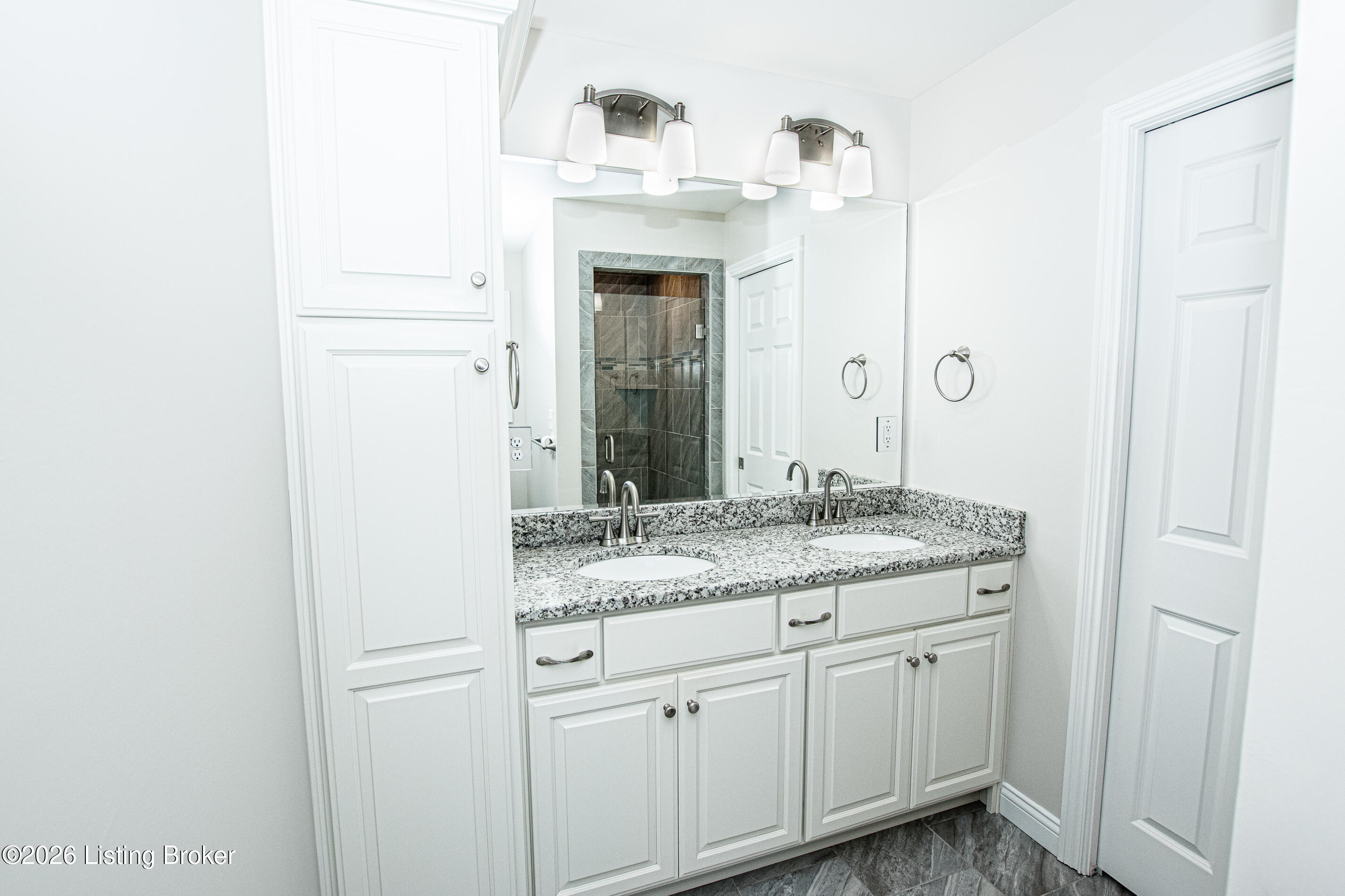 10104 Cedar Garden Dr Property Photo 40