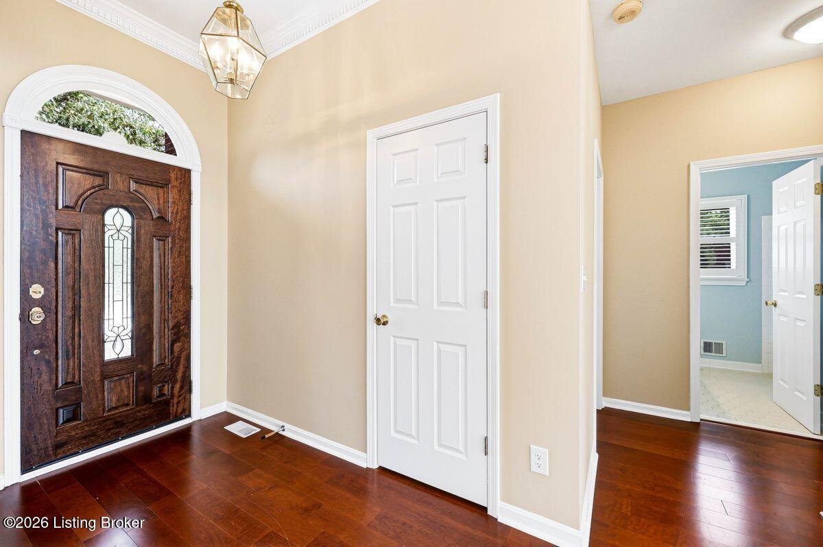 8011 Cedar Glen Ln Property Photo 3