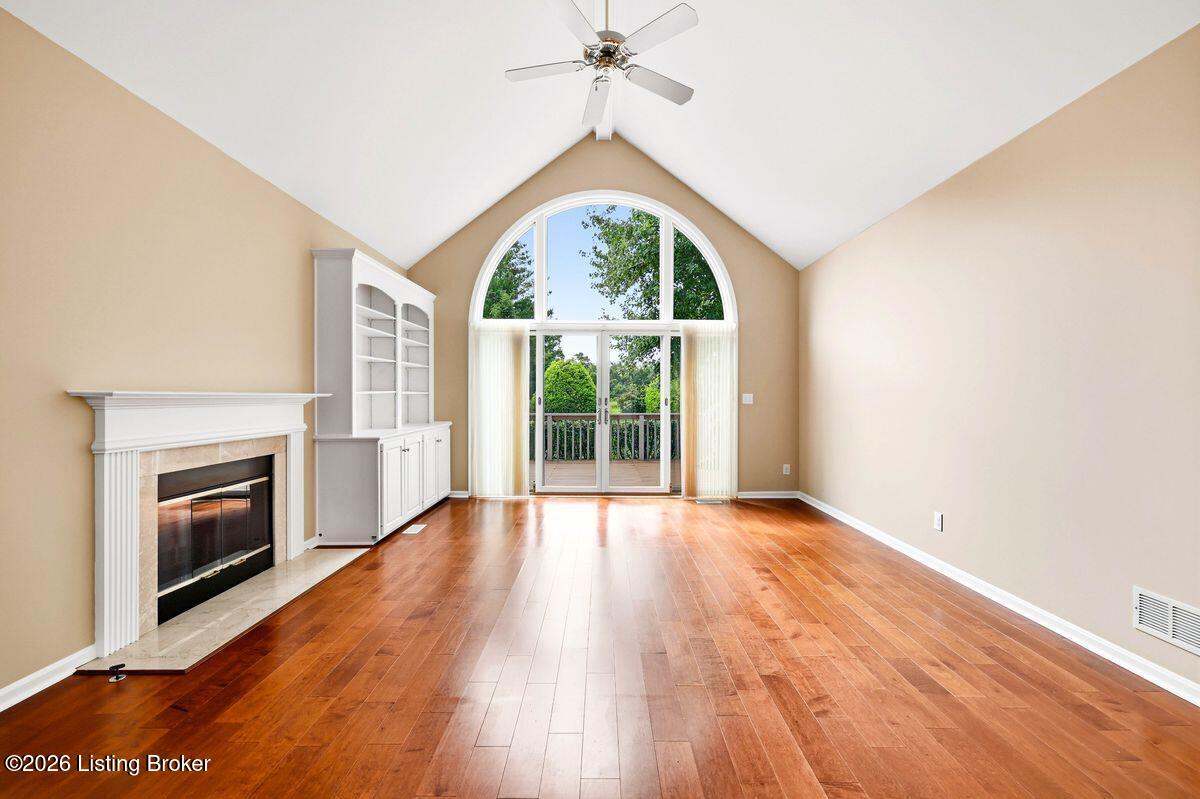 8011 Cedar Glen Ln Property Photo 4