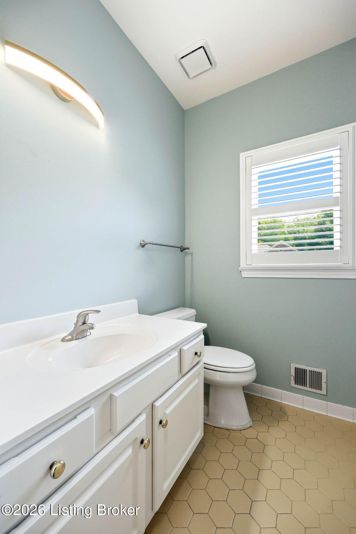 8011 Cedar Glen Ln Property Photo 24