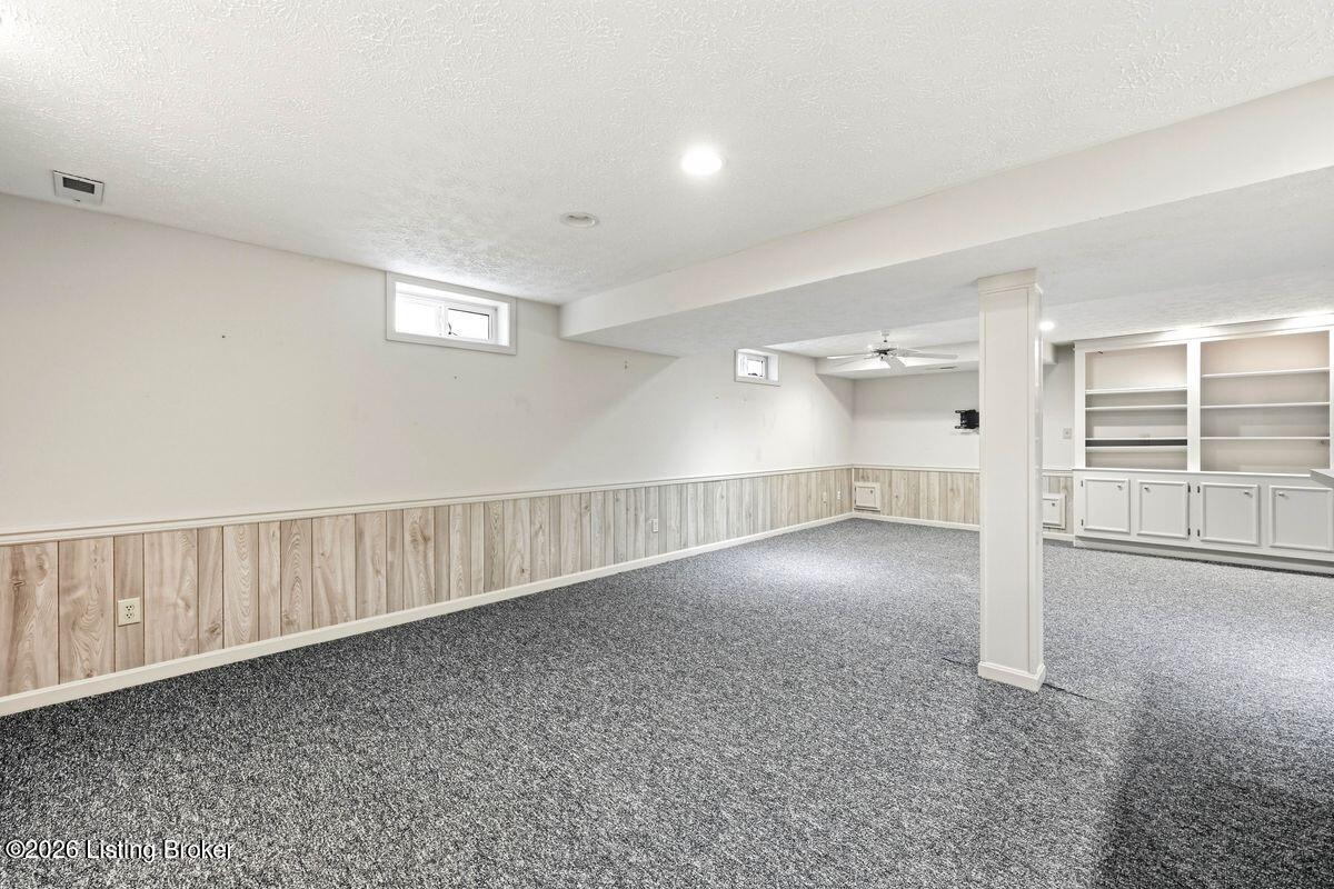 8011 Cedar Glen Ln Property Photo 29