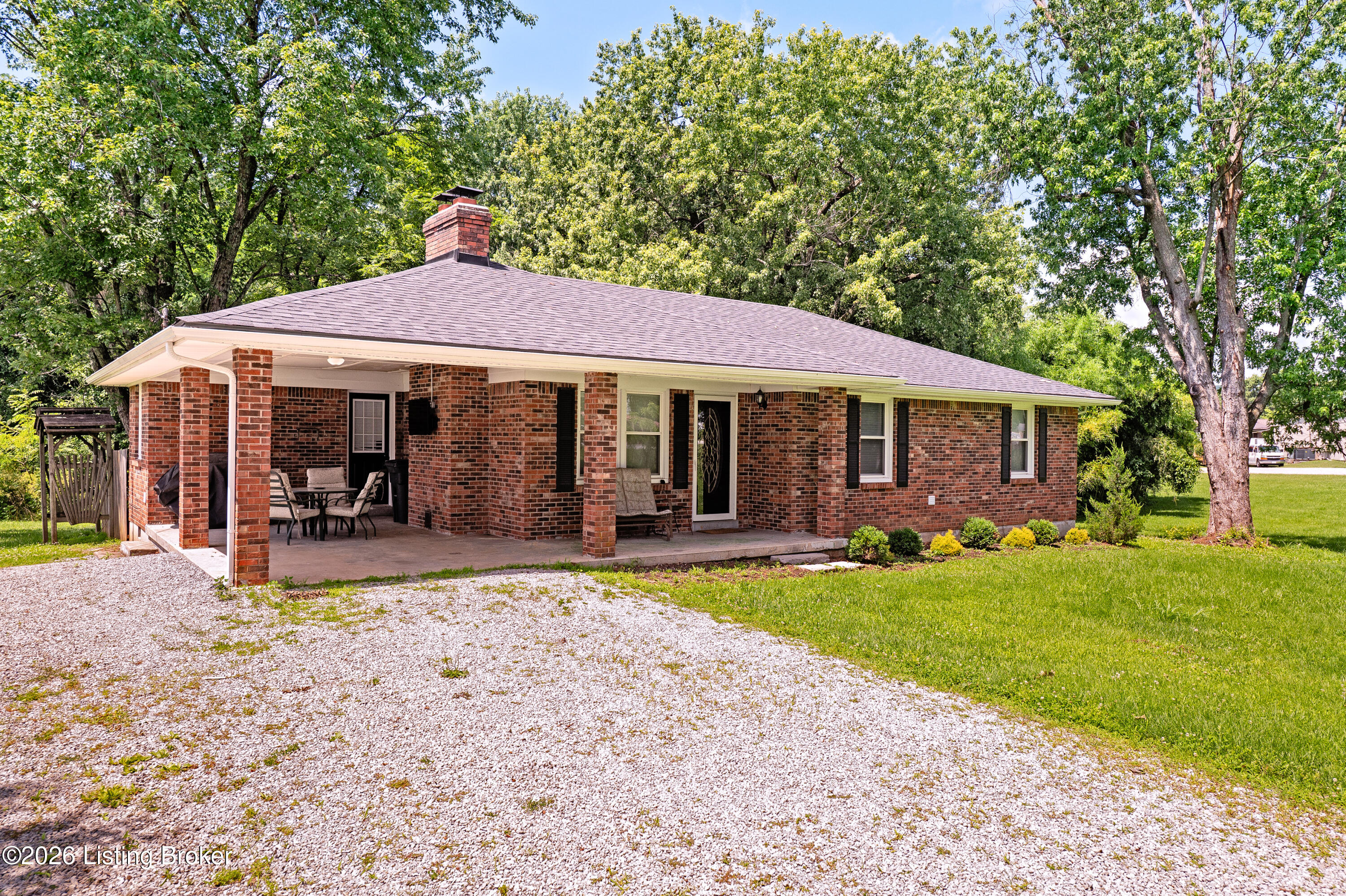 3625 New Shepherdsville Rd Property Photo 2