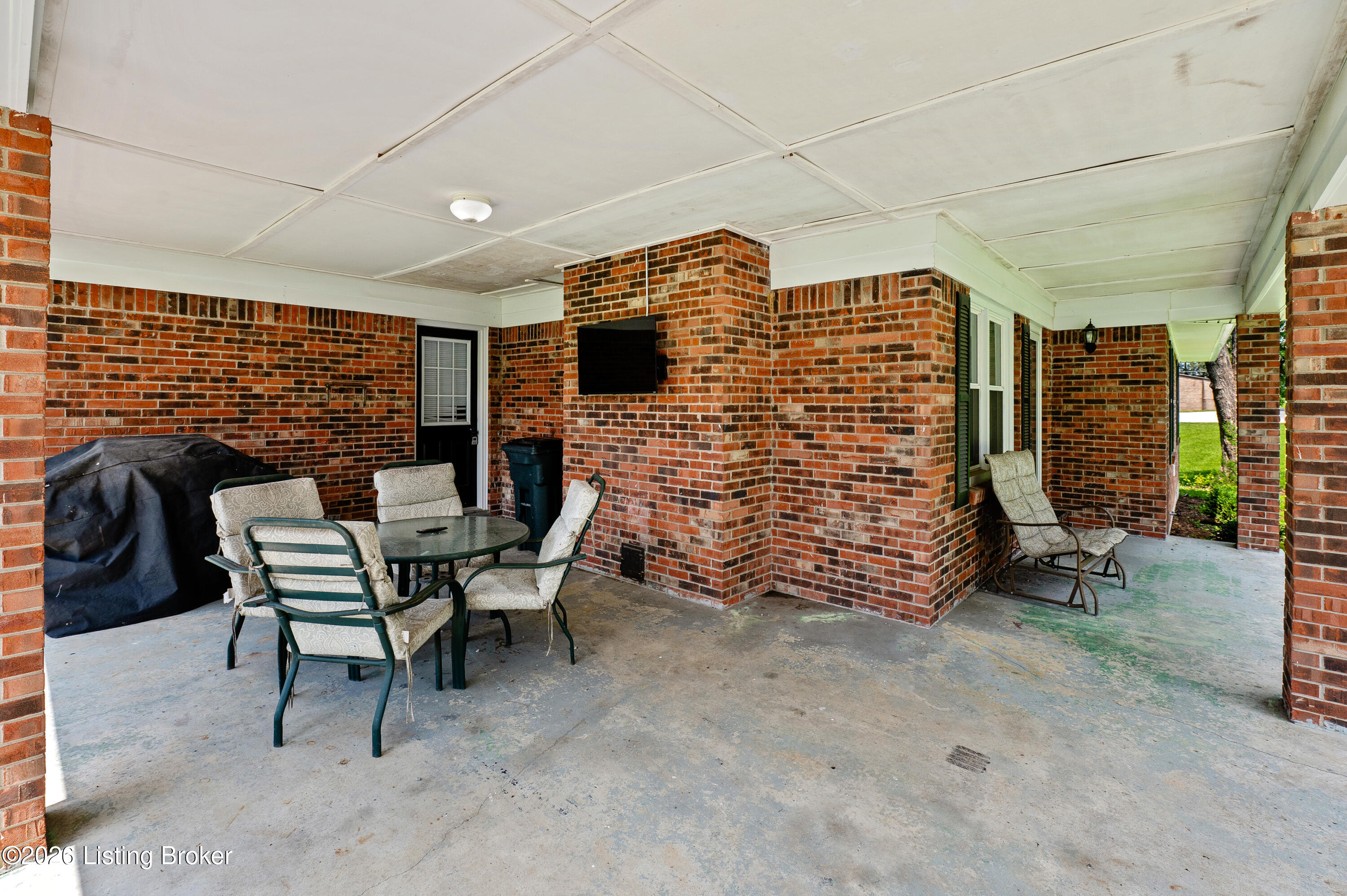 3625 New Shepherdsville Rd Property Photo 6