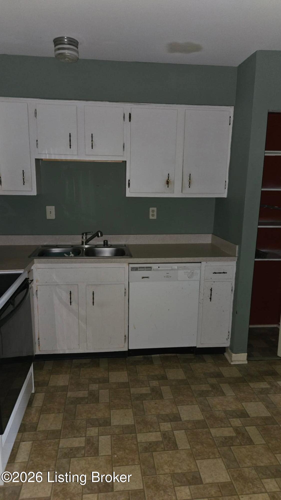 306 Chanel Ct Apt 4 Property Photo 6