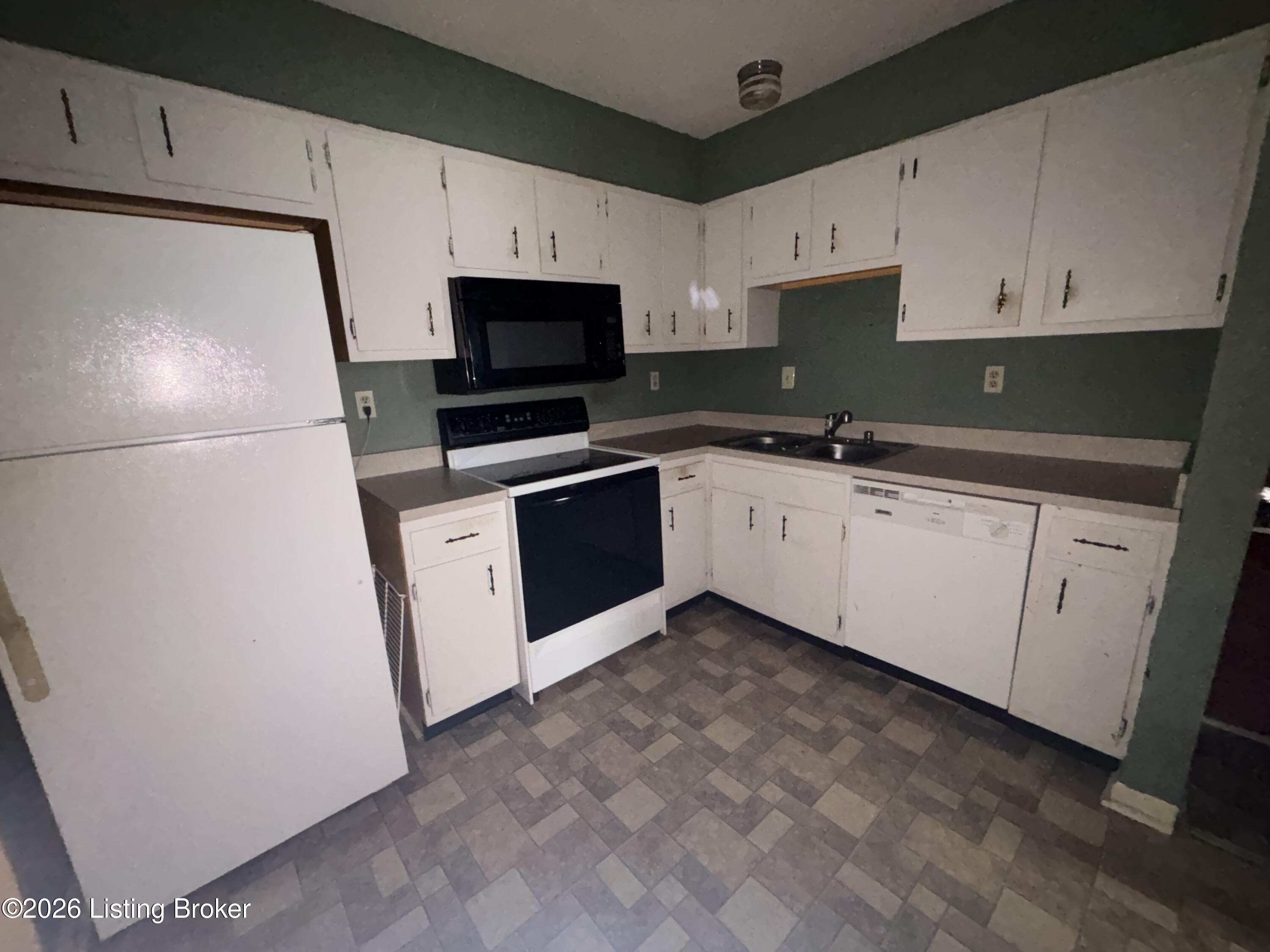 306 Chanel Ct Apt 4 Property Photo 7