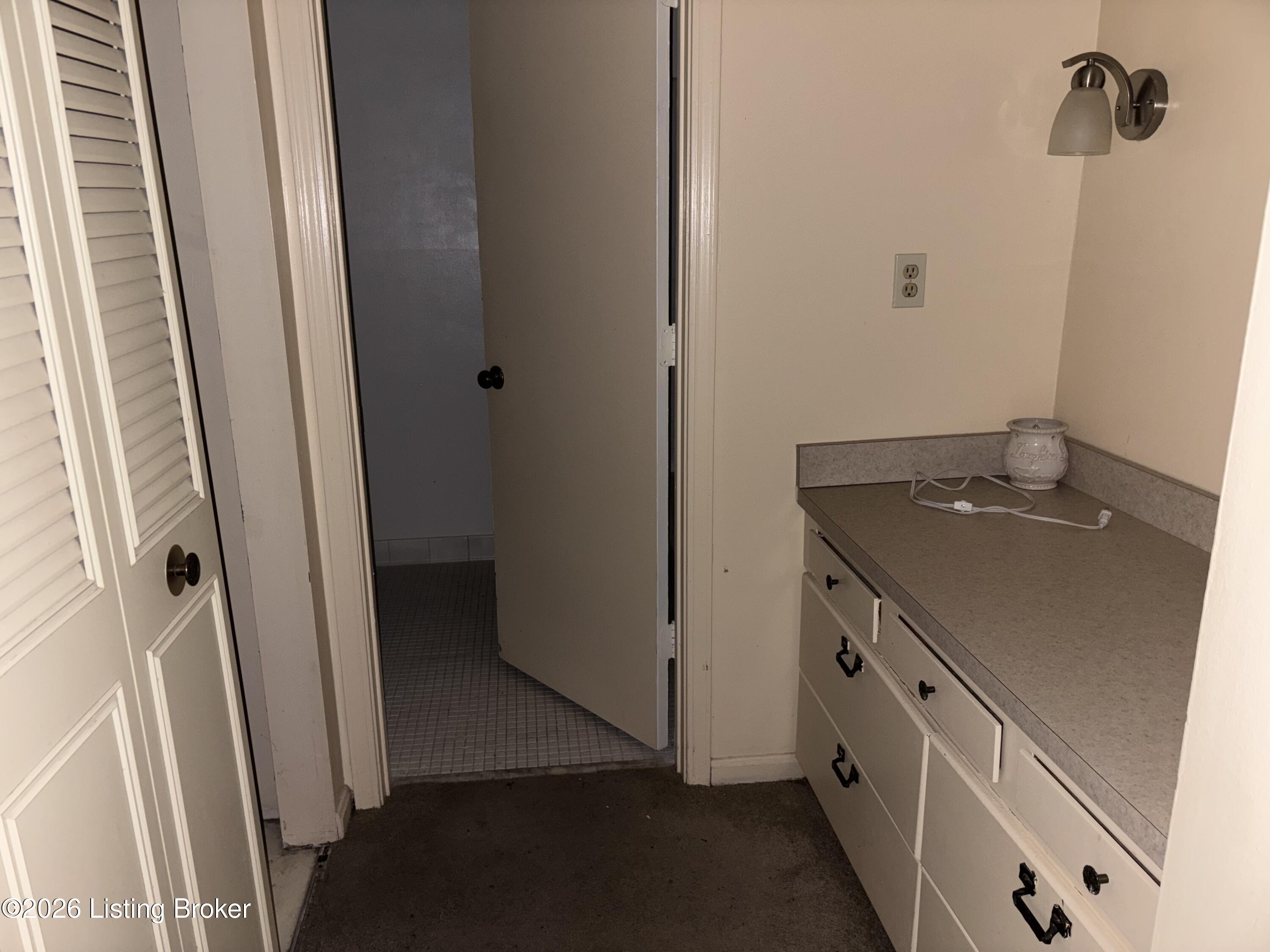 306 Chanel Ct Apt 4 Property Photo 9