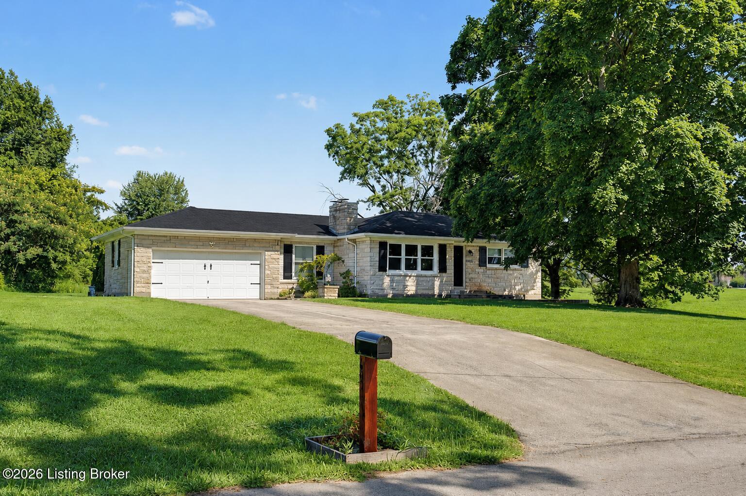 607 Christman Ln Property Photo 1