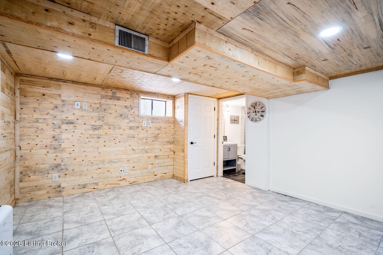 607 Christman Ln Property Photo 16