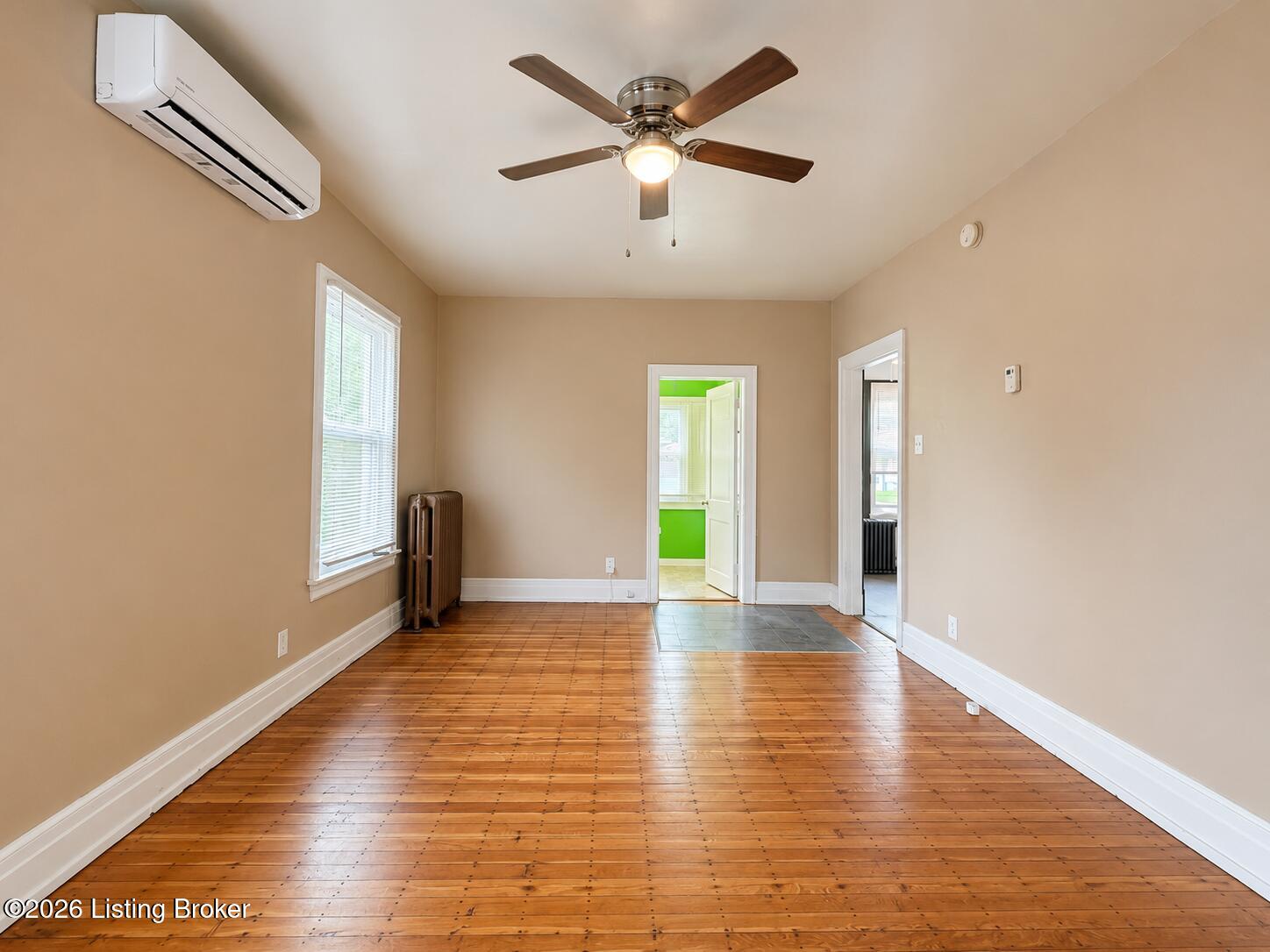 300 Glendora Ave Property Photo 6