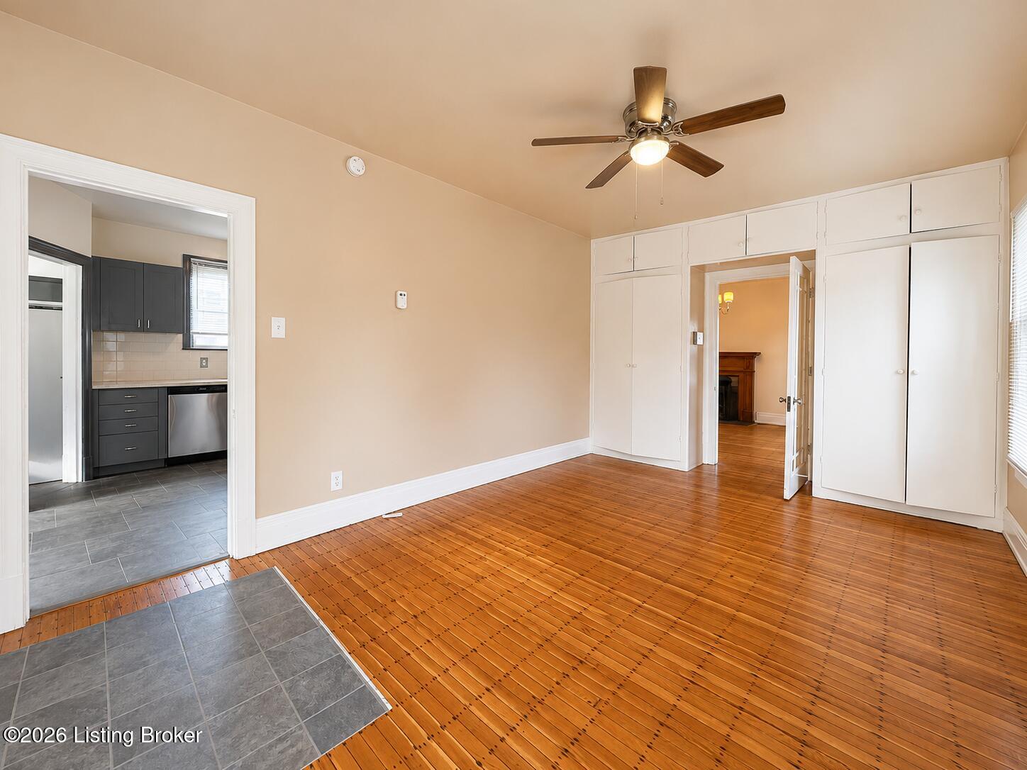 300 Glendora Ave Property Photo 8