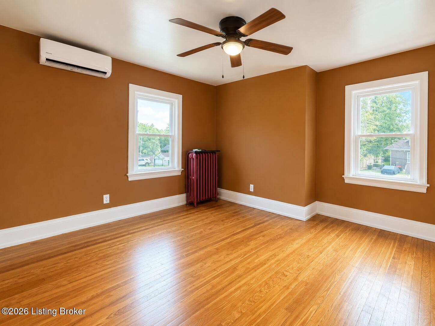 300 Glendora Ave Property Photo 16