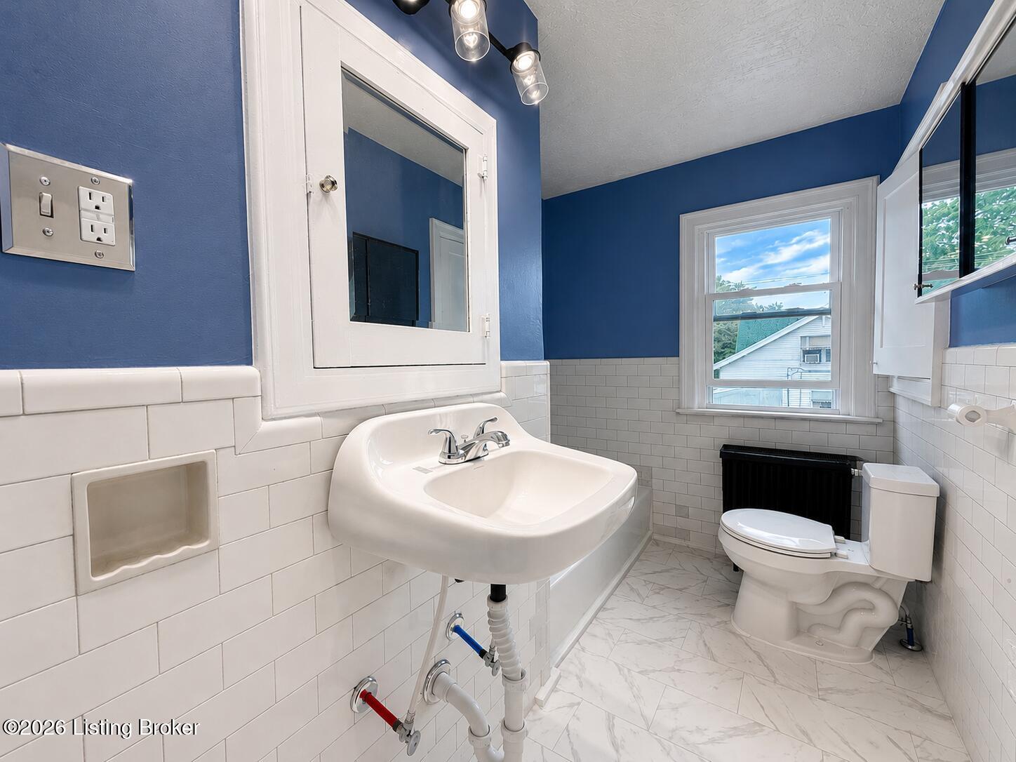 300 Glendora Ave Property Photo 21