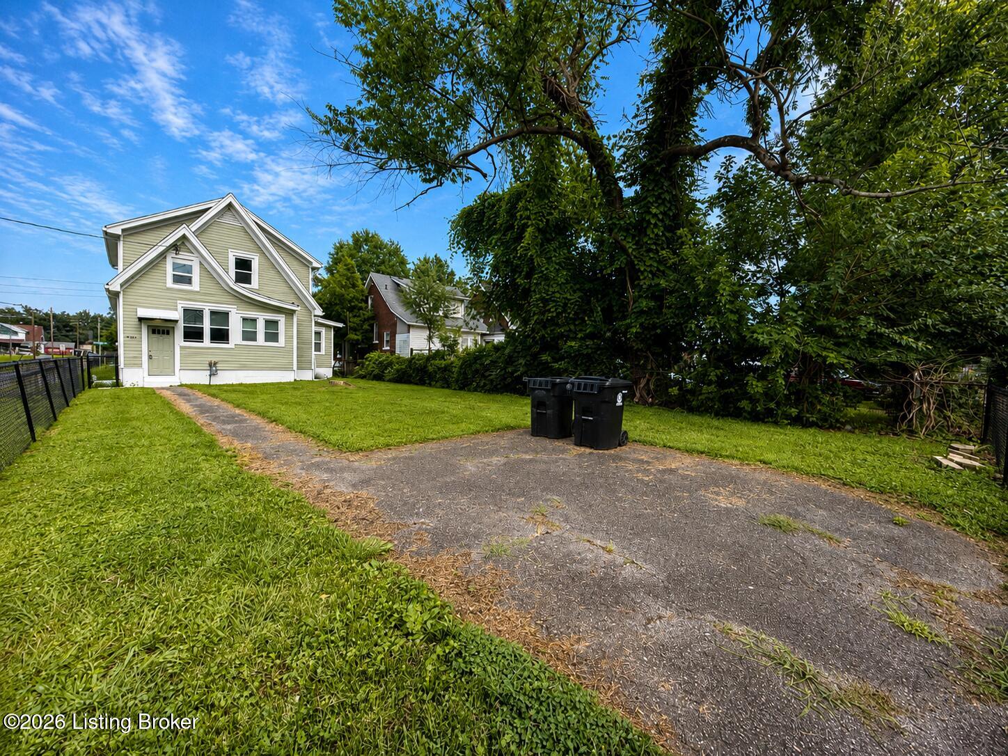 300 Glendora Ave Property Photo 24