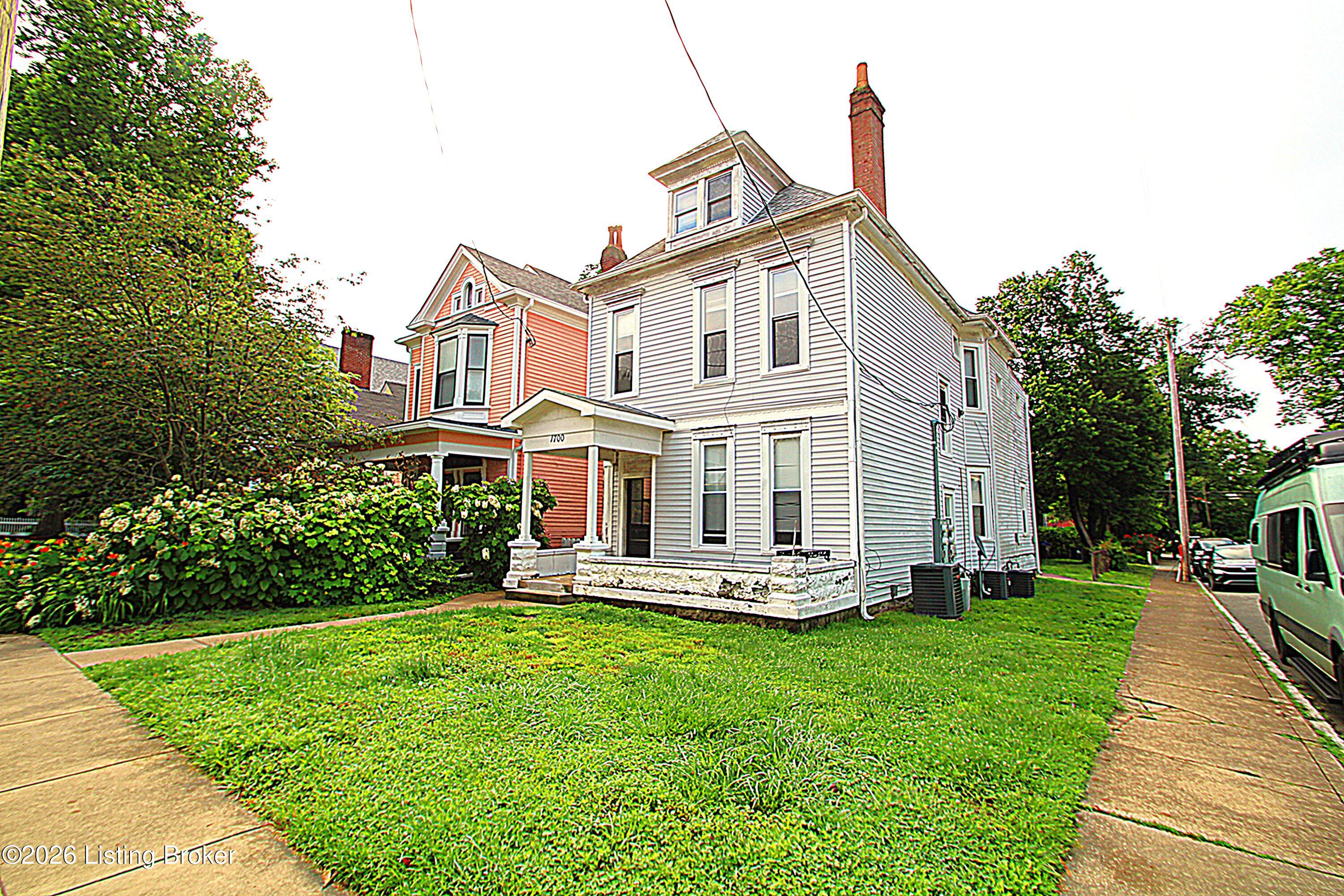 1700 Rosewood Ave Property Photo 1