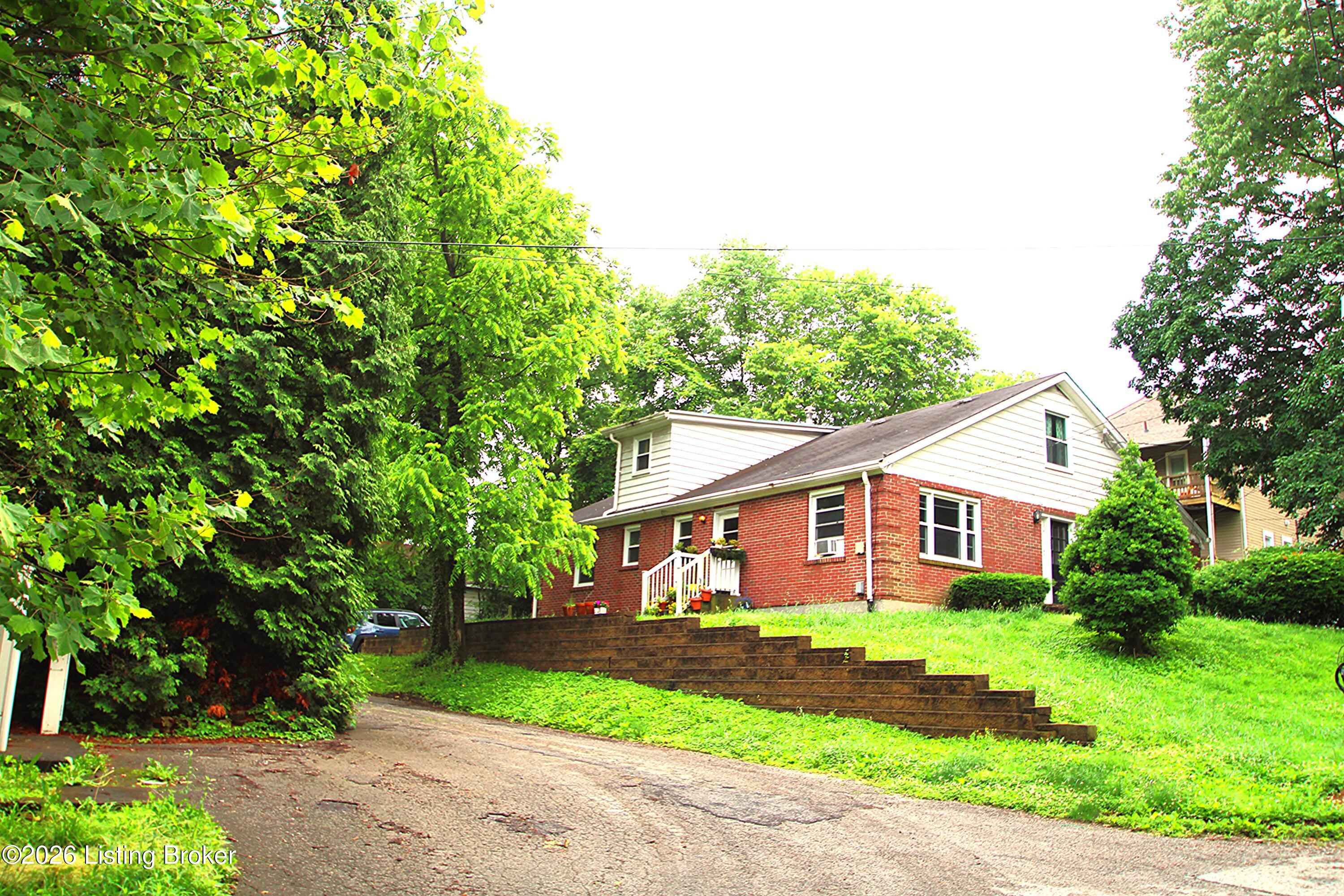 2332 Sycamore Ave Property Photo 1
