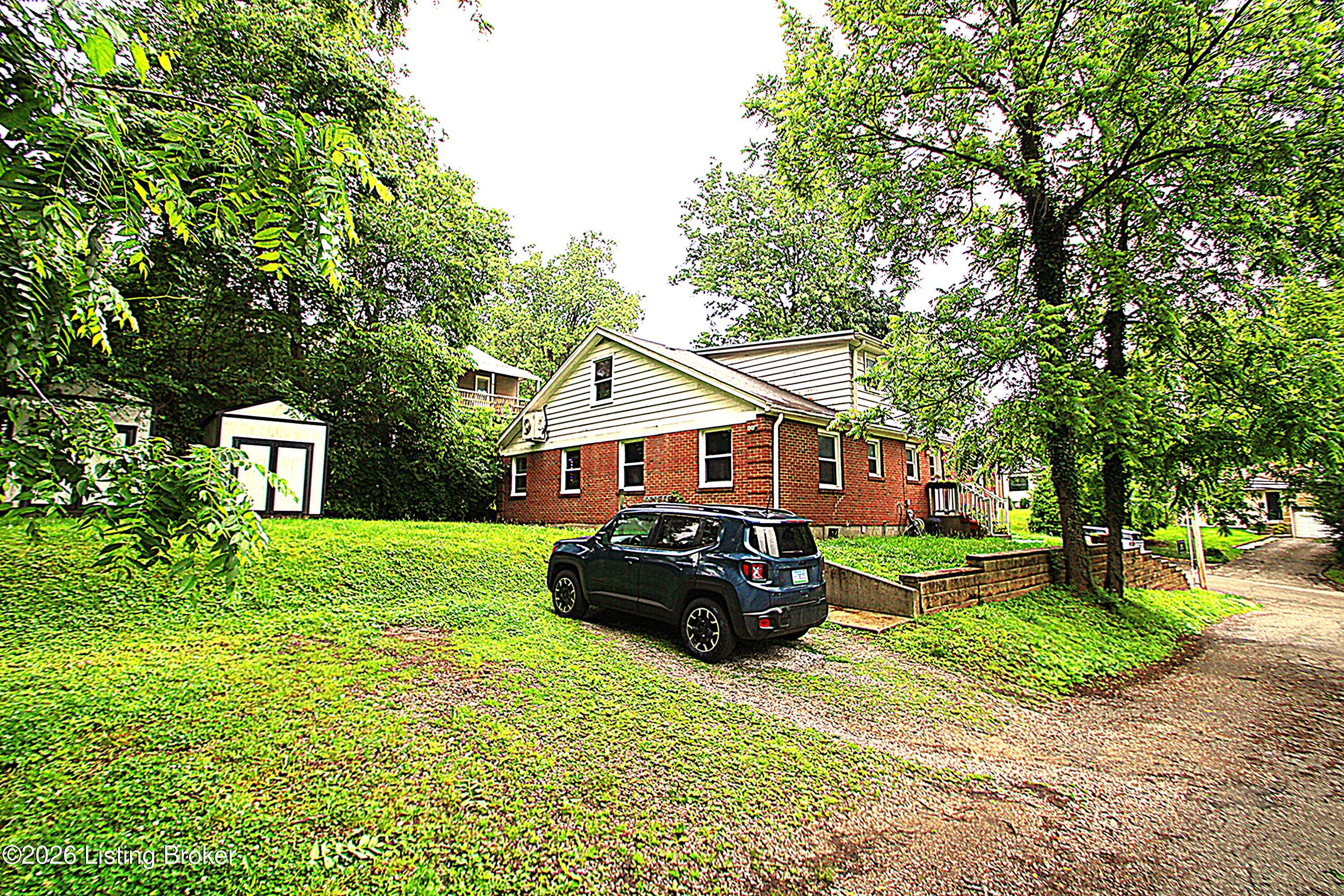 2332 Sycamore Ave Property Photo 2