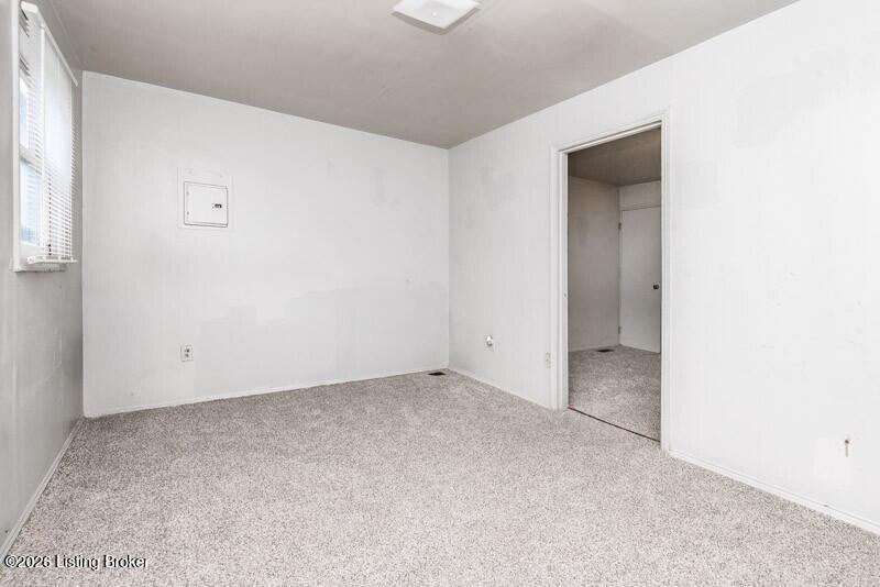 3722 Vermont Ave Property Photo 3