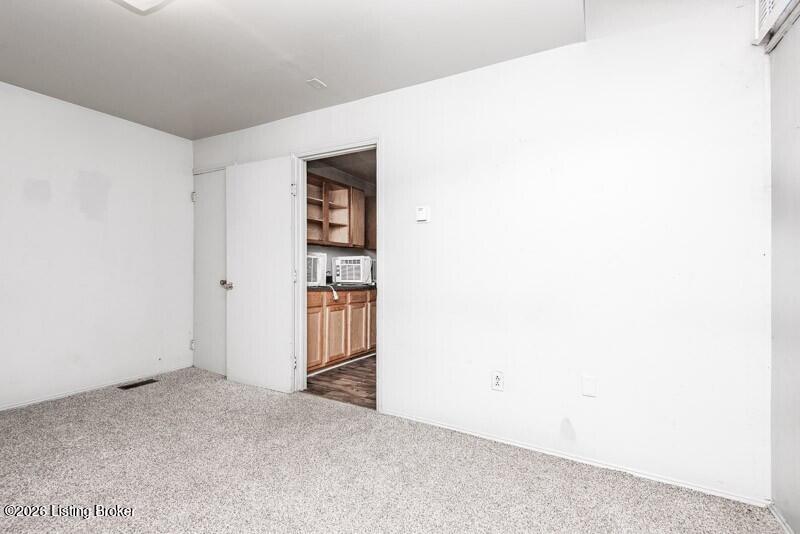 3722 Vermont Ave Property Photo 4