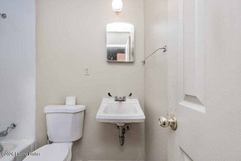 3722 Vermont Ave Property Photo 9