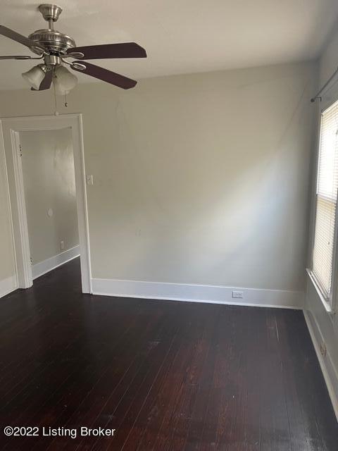 2138 Crittenden Dr Property Photo 3