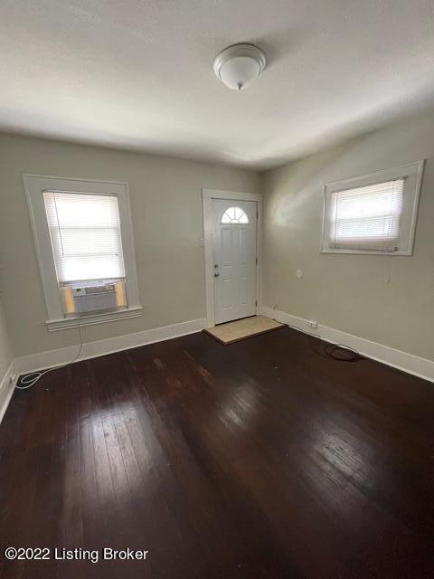 2138 Crittenden Dr Property Photo 5