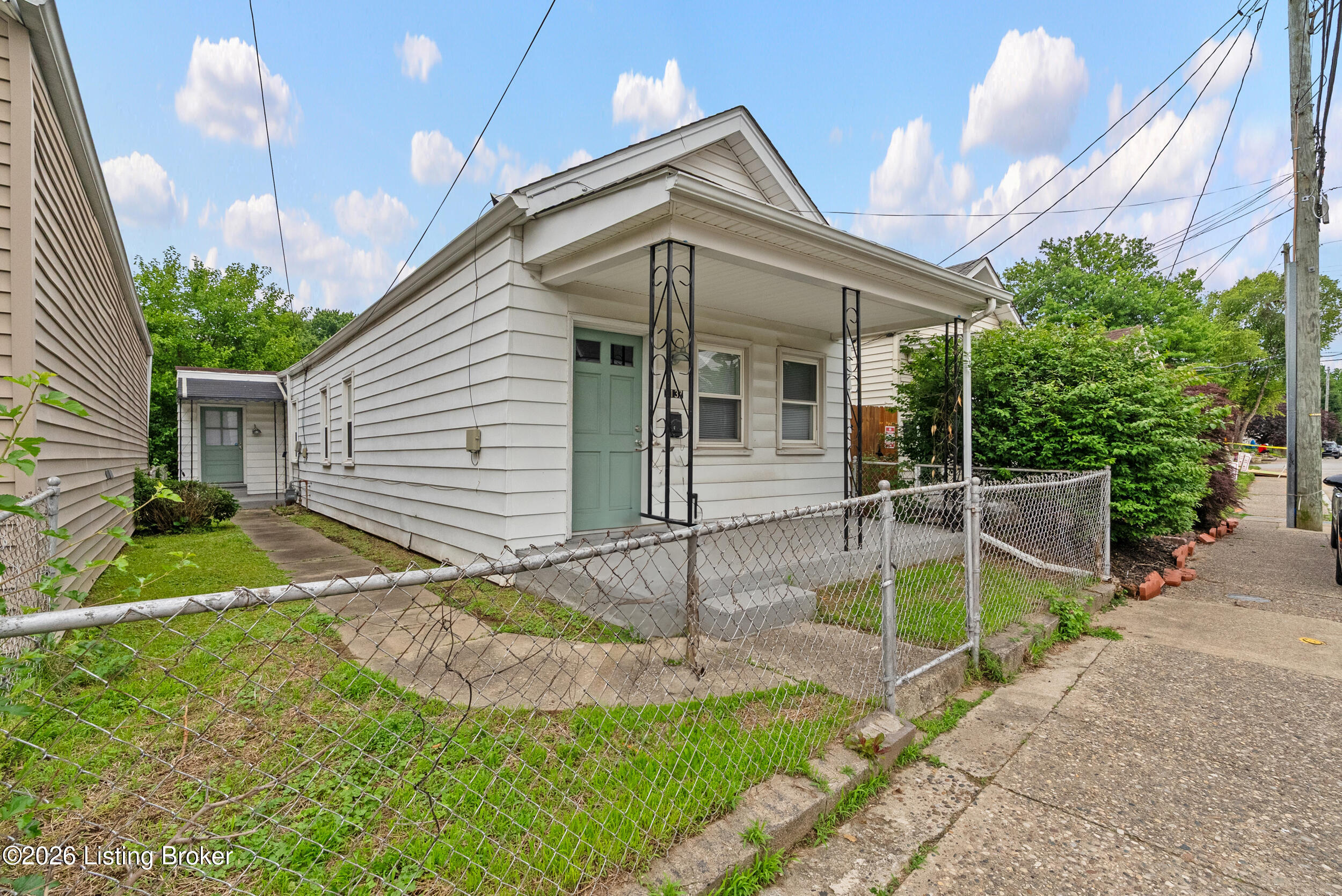 2137 Bradley Ave Property Photo 4