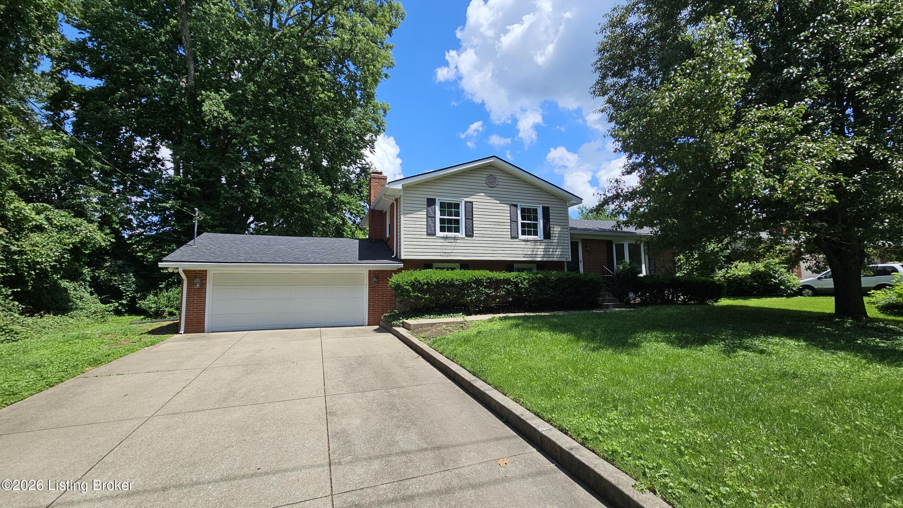 4117 Nachand Ln Property Photo 2