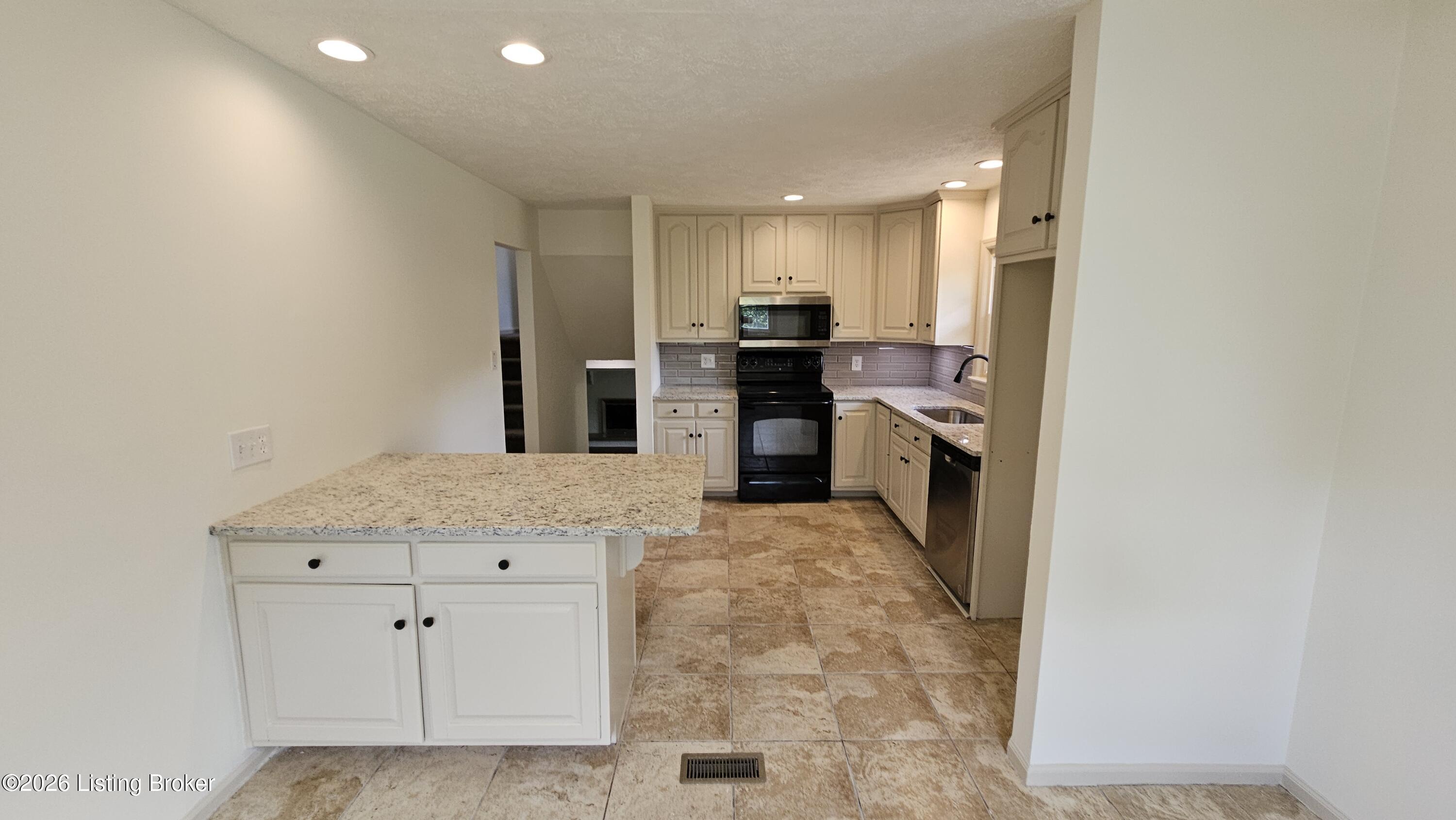 4117 Nachand Ln Property Photo 16