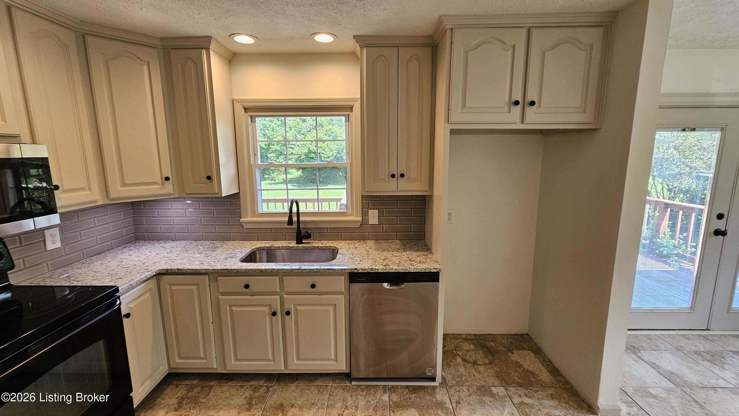 4117 Nachand Ln Property Photo 19