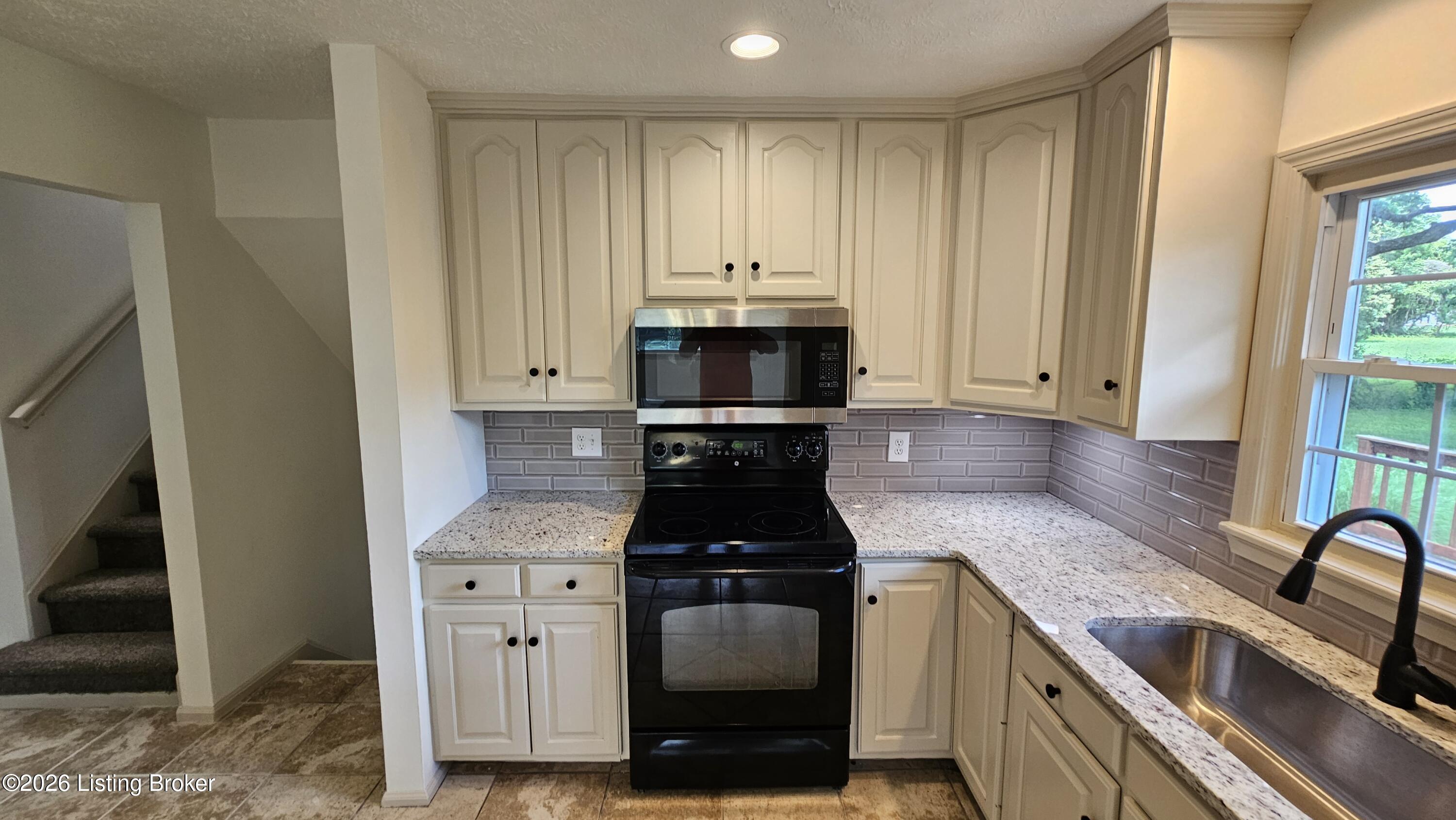 4117 Nachand Ln Property Photo 21