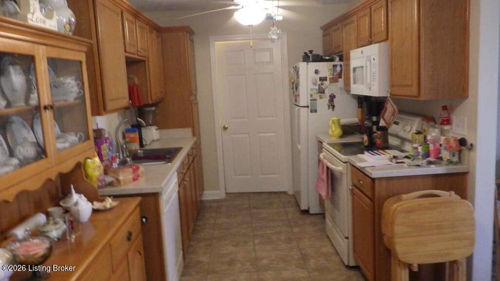 7802 Alfred Schlatter Dr Apt 2 Property Photo 6