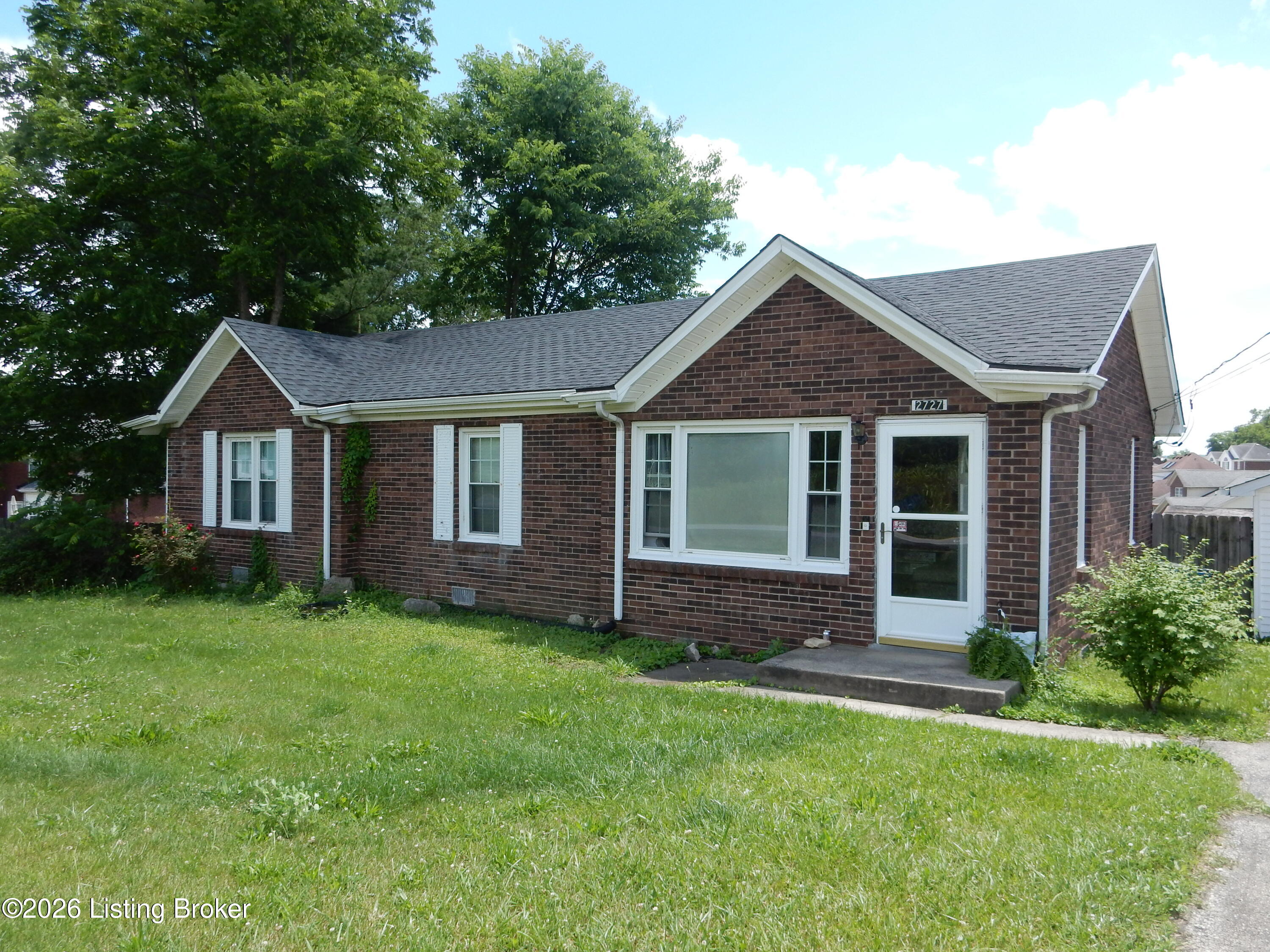 2727 E Highway 44 Property Photo 1