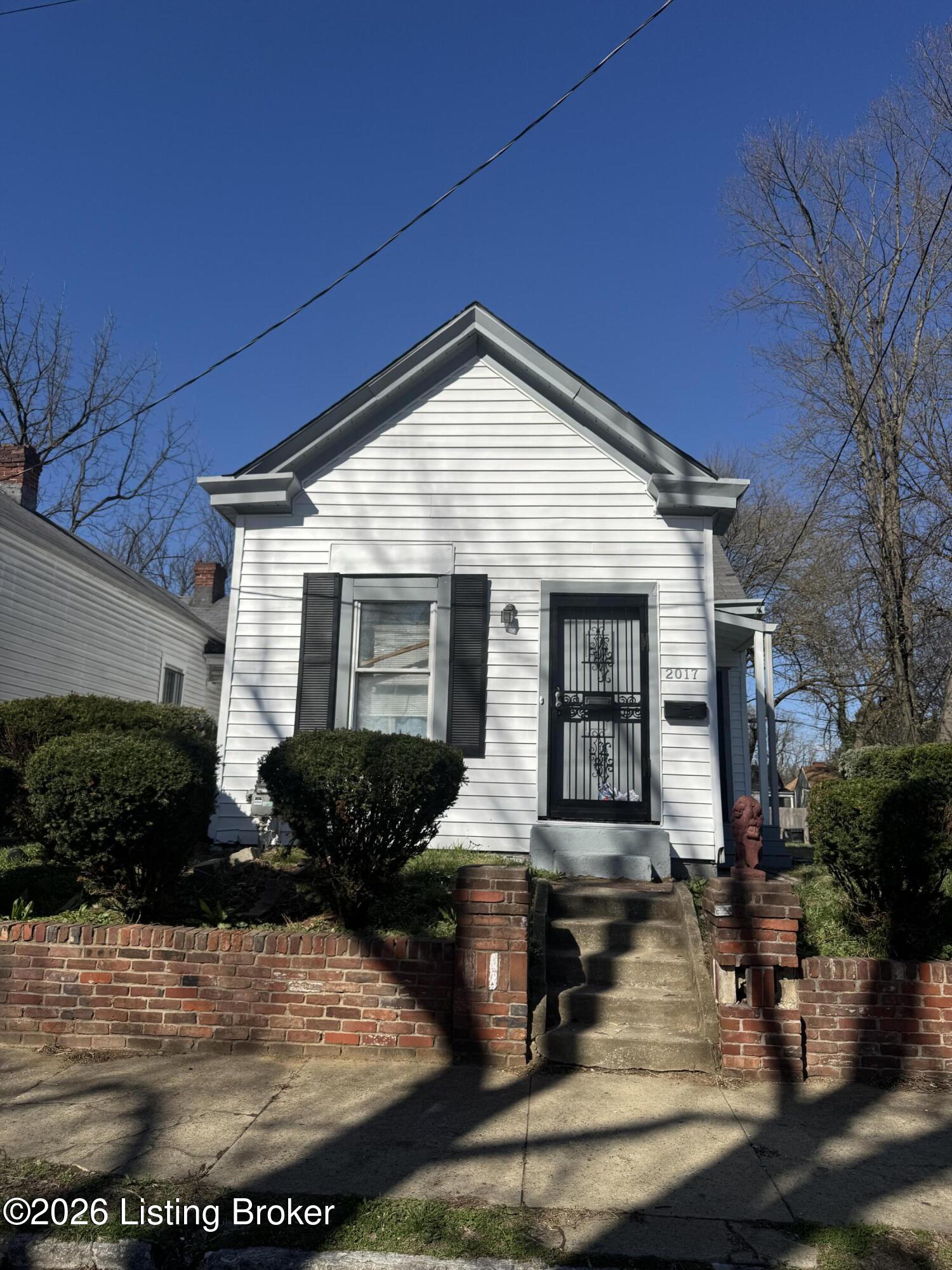 2017 Woodland Ave Property Photo 1