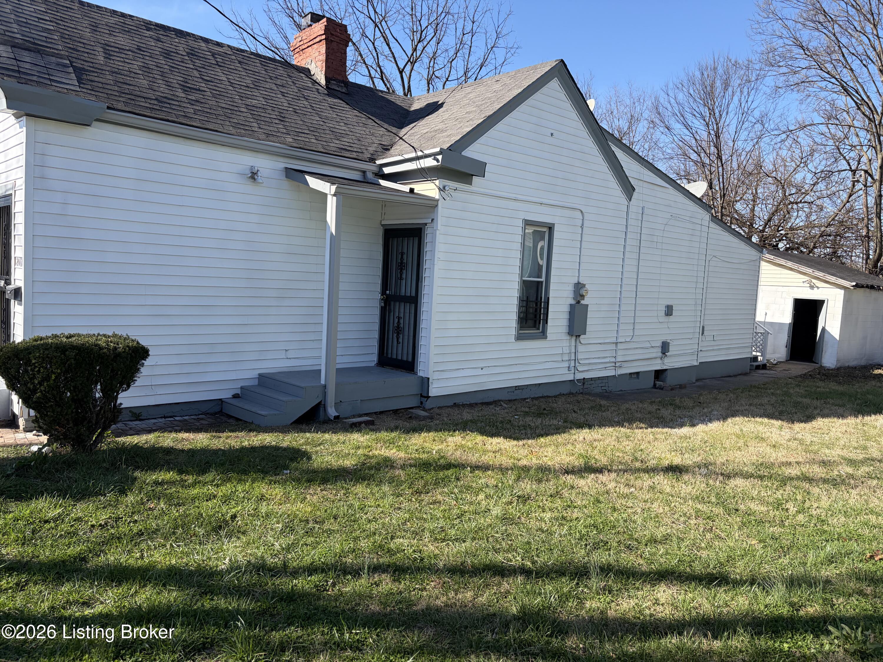 2017 Woodland Ave Property Photo 2
