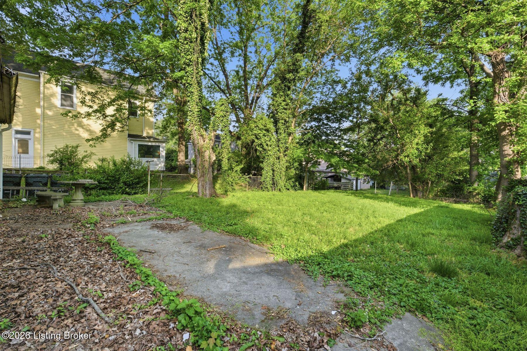 1613 Dewey St Property Photo 7