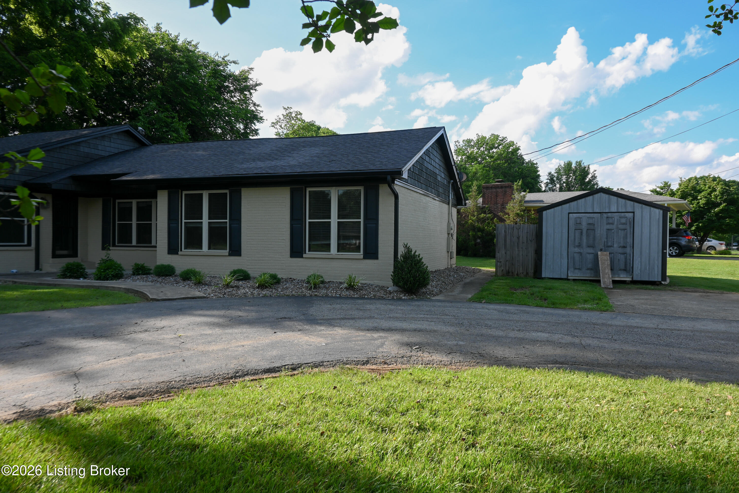 102 Madison Ave Property Photo 3