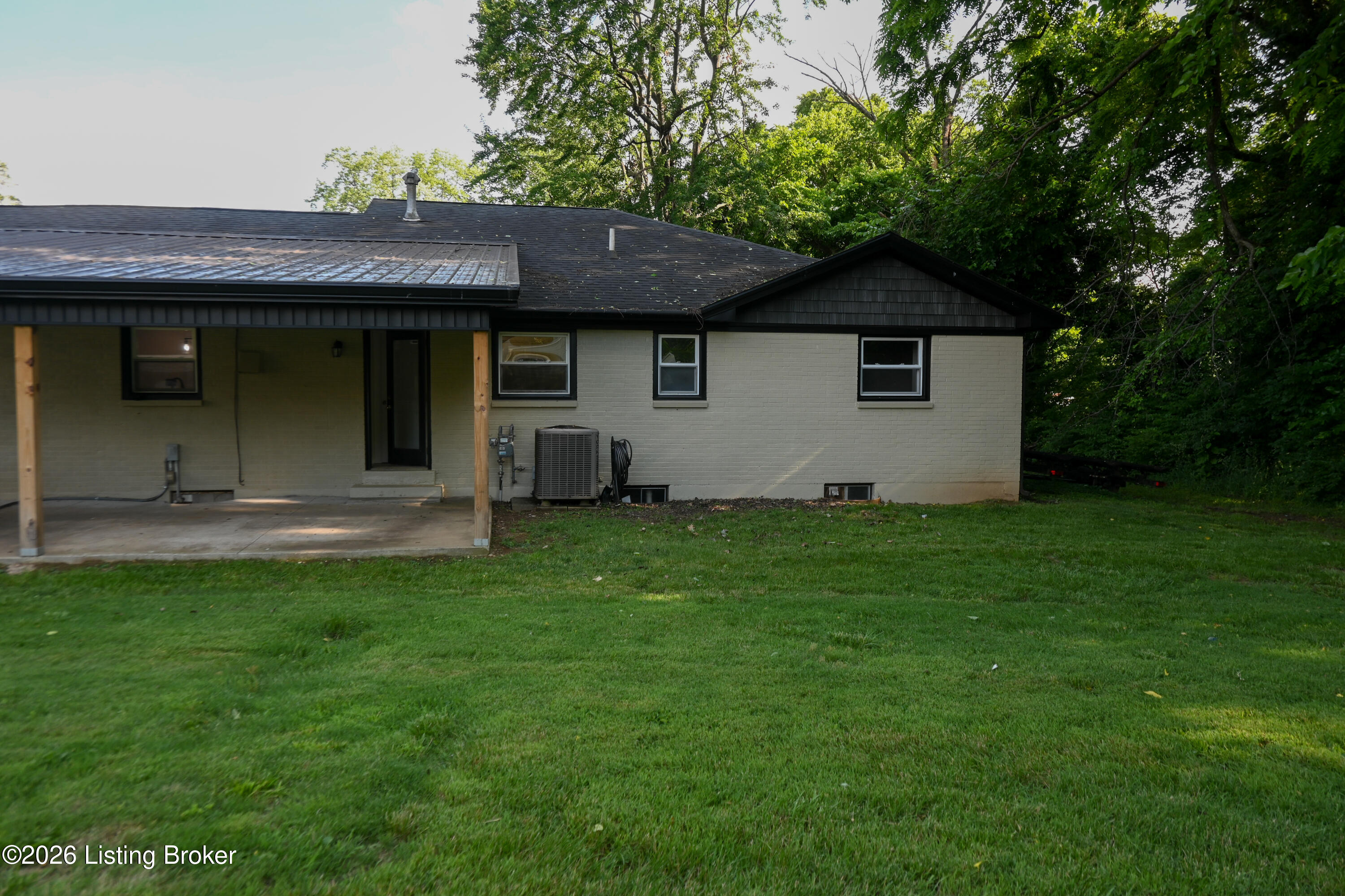 102 Madison Ave Property Photo 9